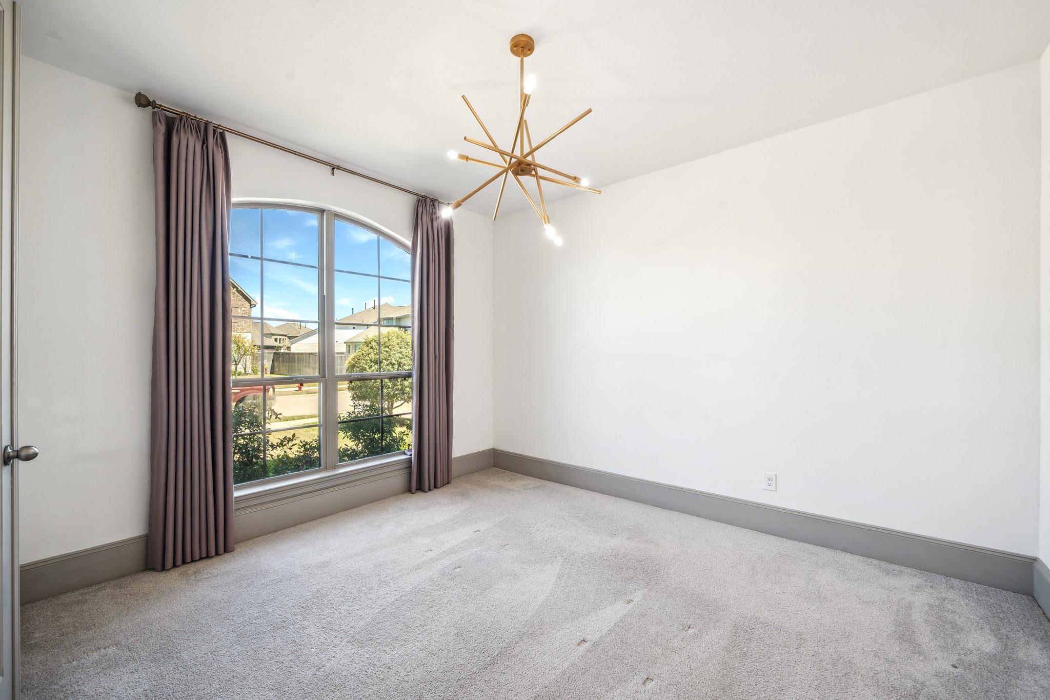 2122 Mallow Lane Property Photo 5
