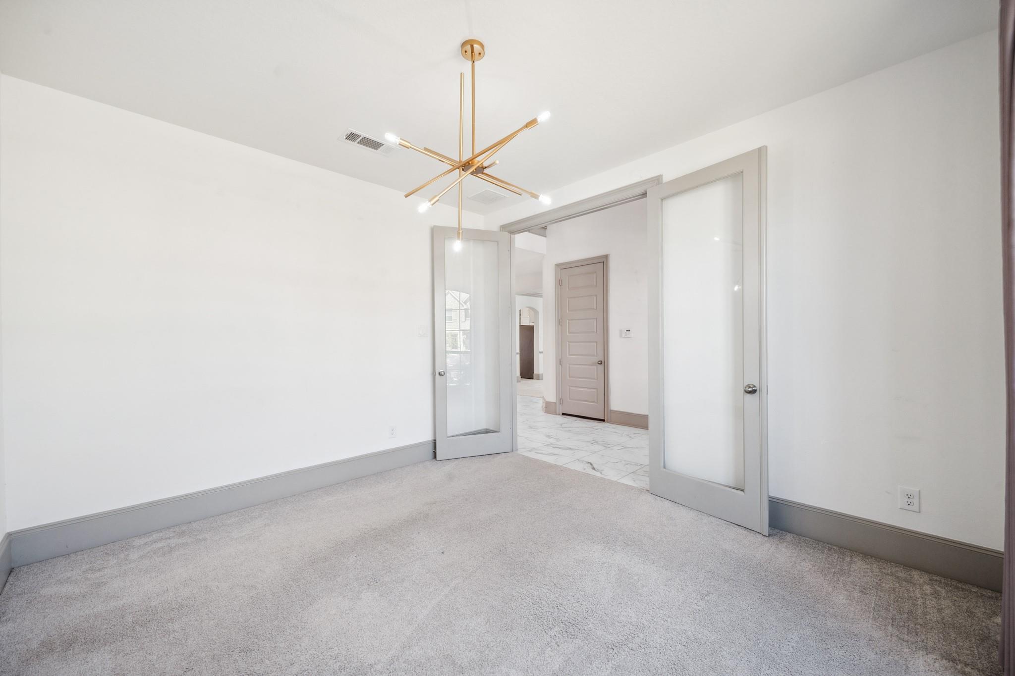 2122 Mallow Lane Property Photo 6