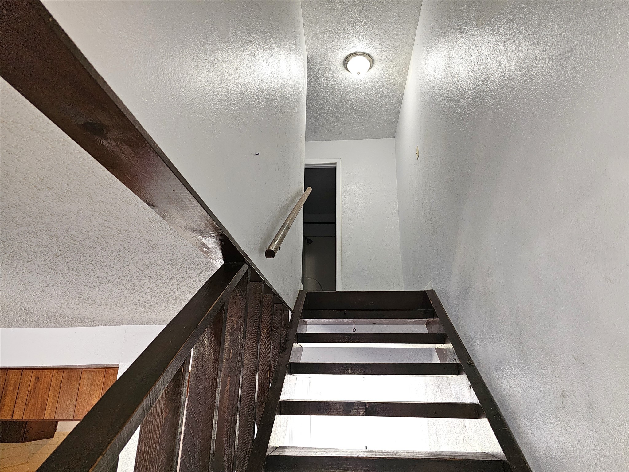 613 Jackson Ave Property Photo 5