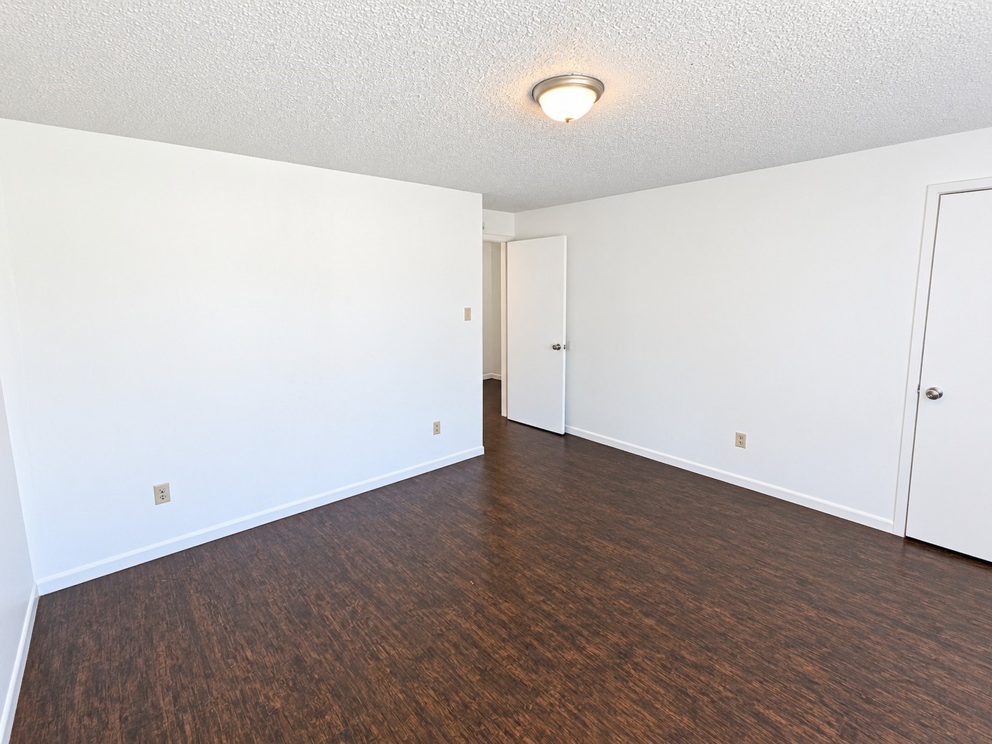 613 Jackson Ave Property Photo 6