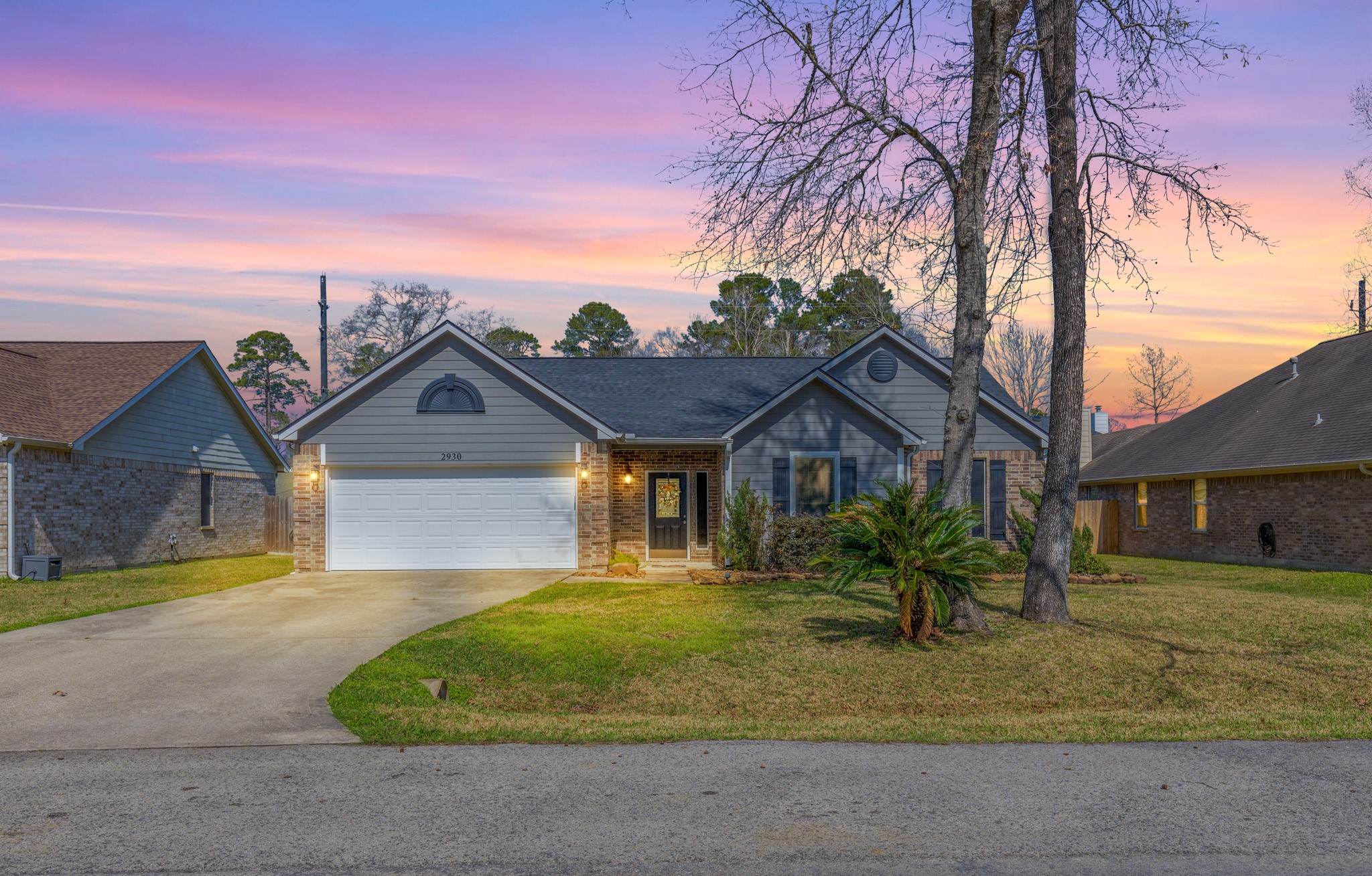 2930 Lake Breeze Lane Property Photo 1