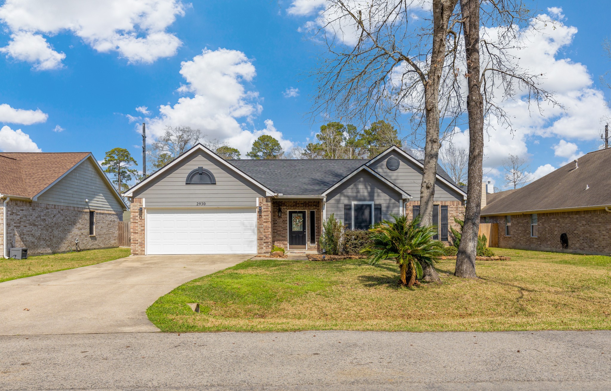 2930 Lake Breeze Lane Property Photo 5