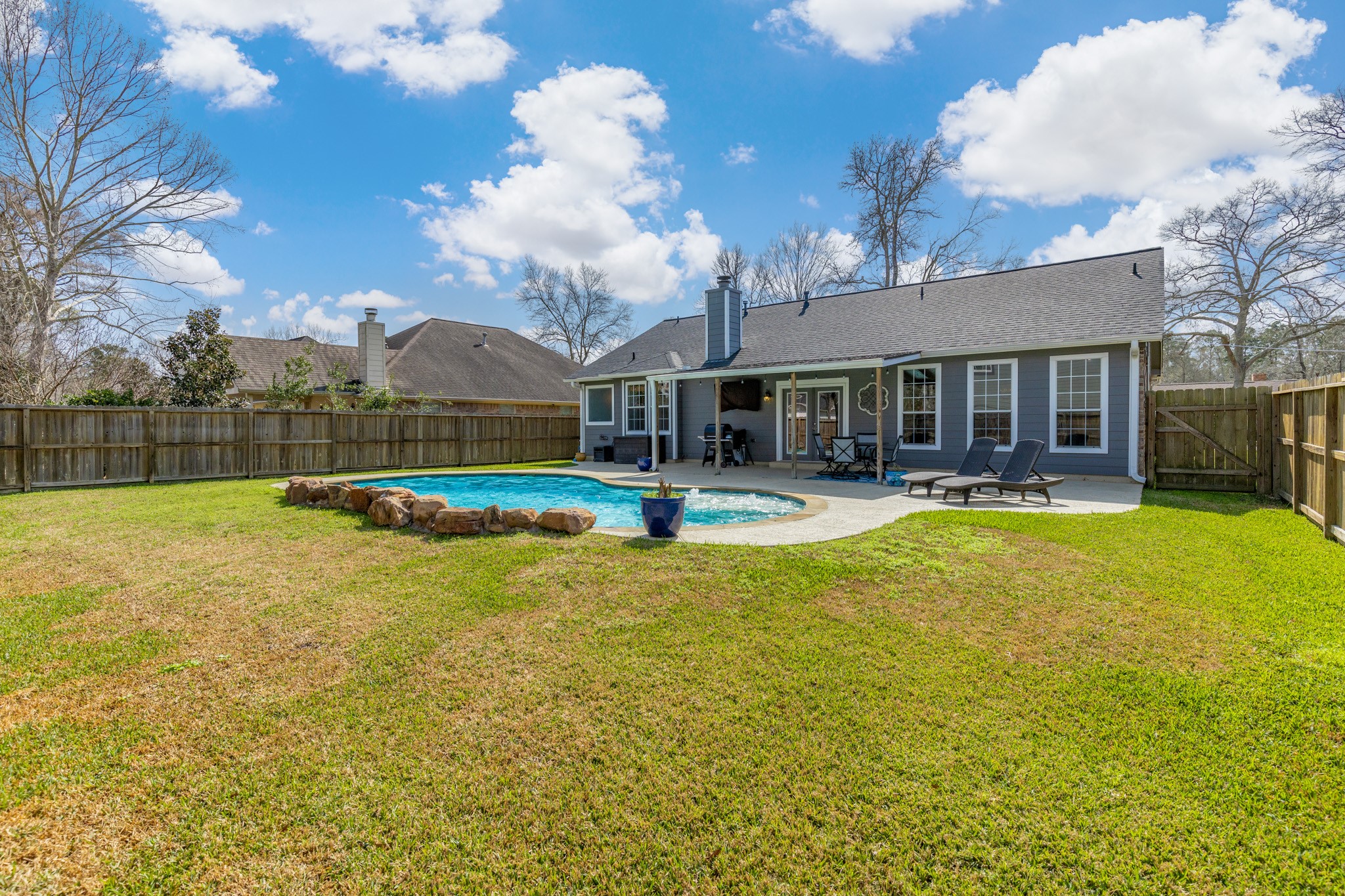 2930 Lake Breeze Lane Property Photo 13