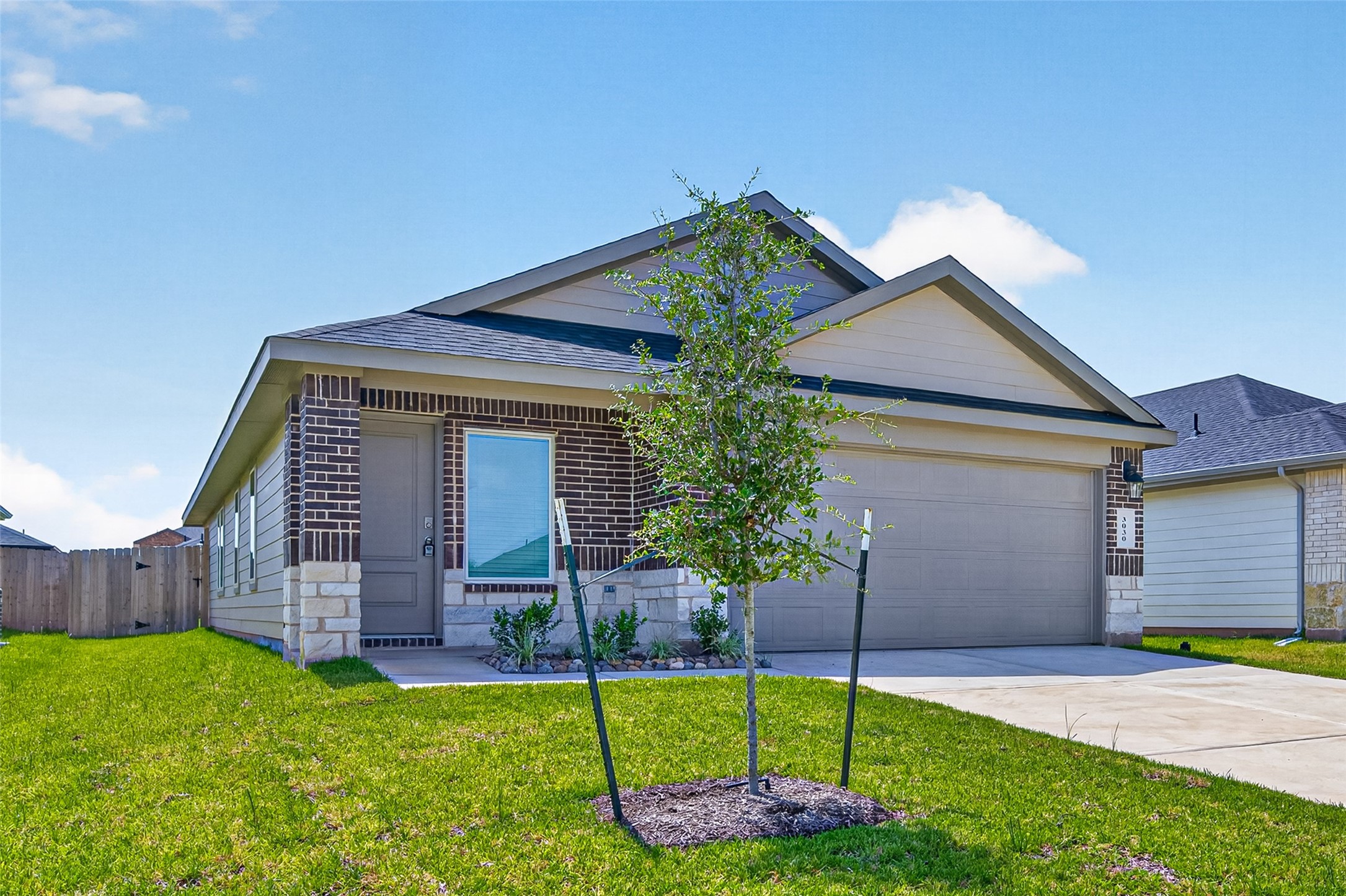 3030 Holland Lakes Drive Property Photo 4