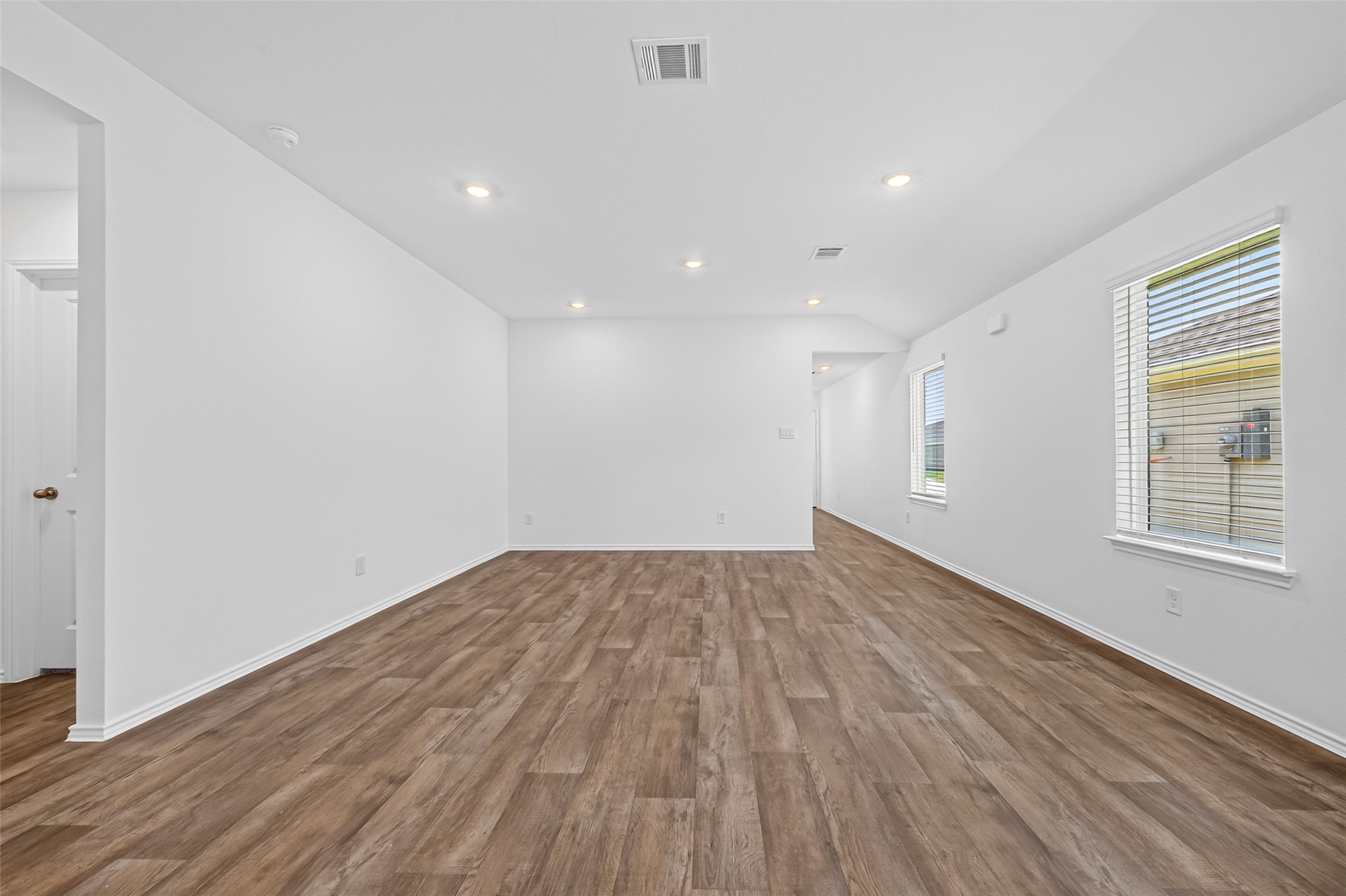 3030 Holland Lakes Drive Property Photo 11