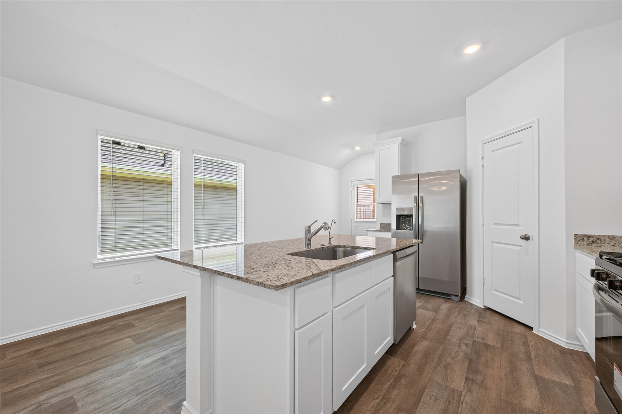 3030 Holland Lakes Drive Property Photo 17