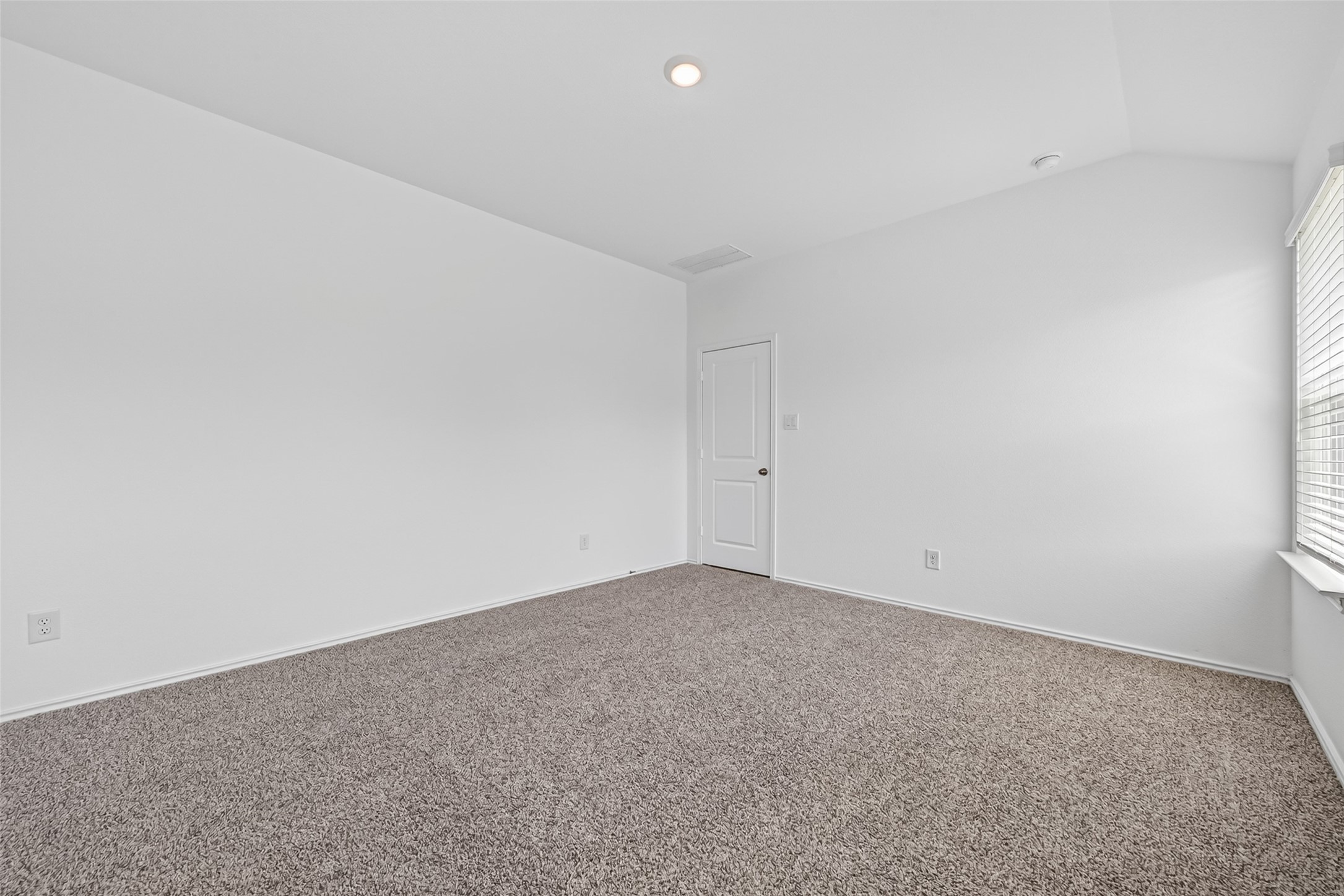 3030 Holland Lakes Drive Property Photo 35