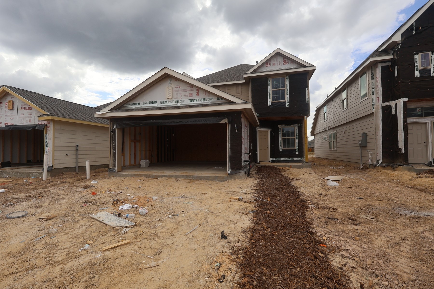 18616 Shauna Danielle Drive Property Photo 3