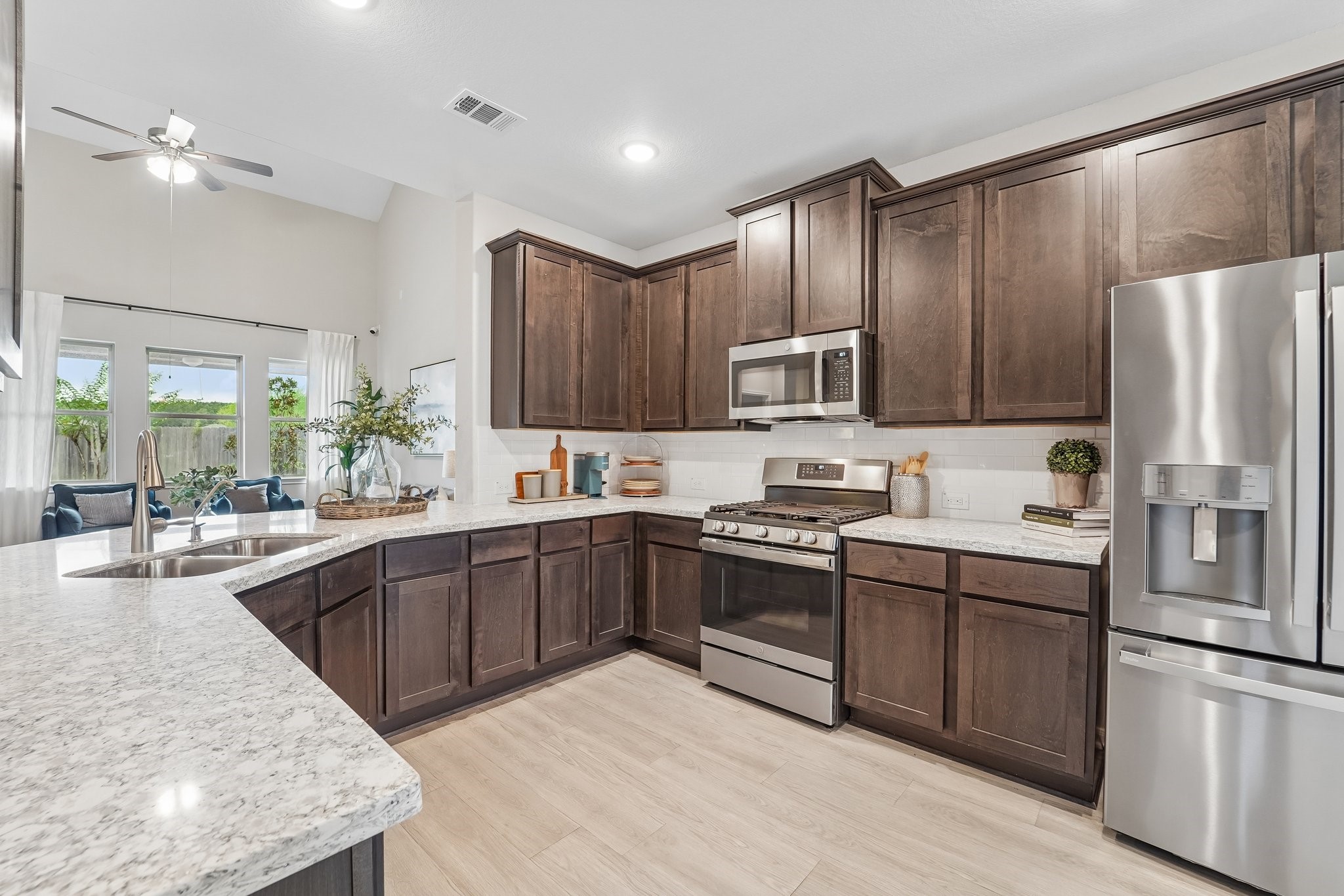 18616 Shauna Danielle Drive Property Photo 10