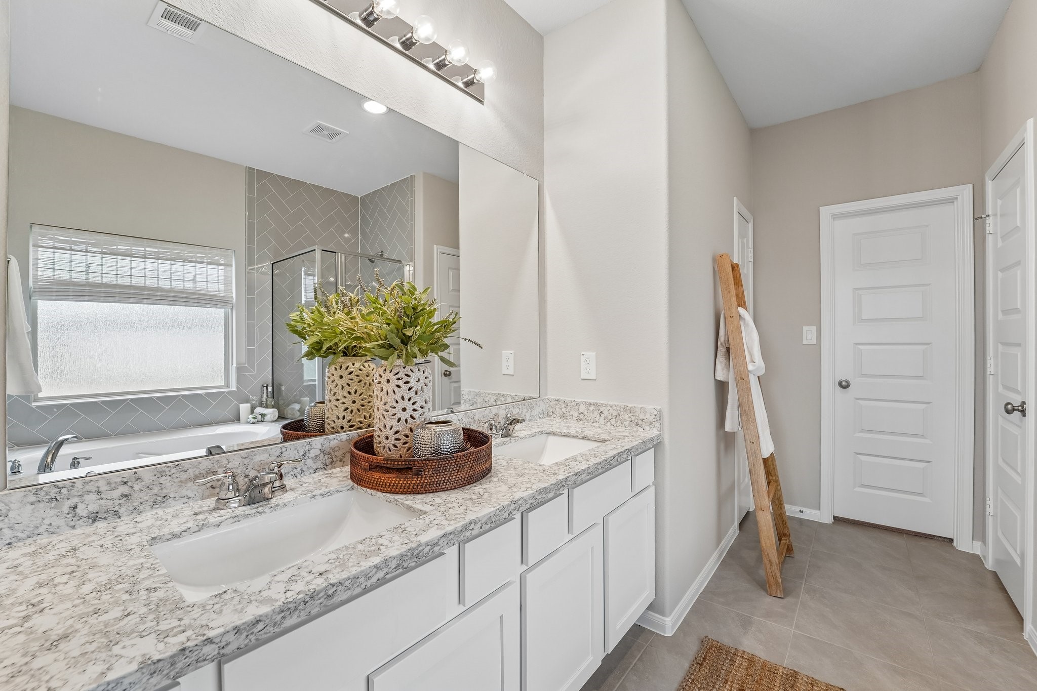 18616 Shauna Danielle Drive Property Photo 15