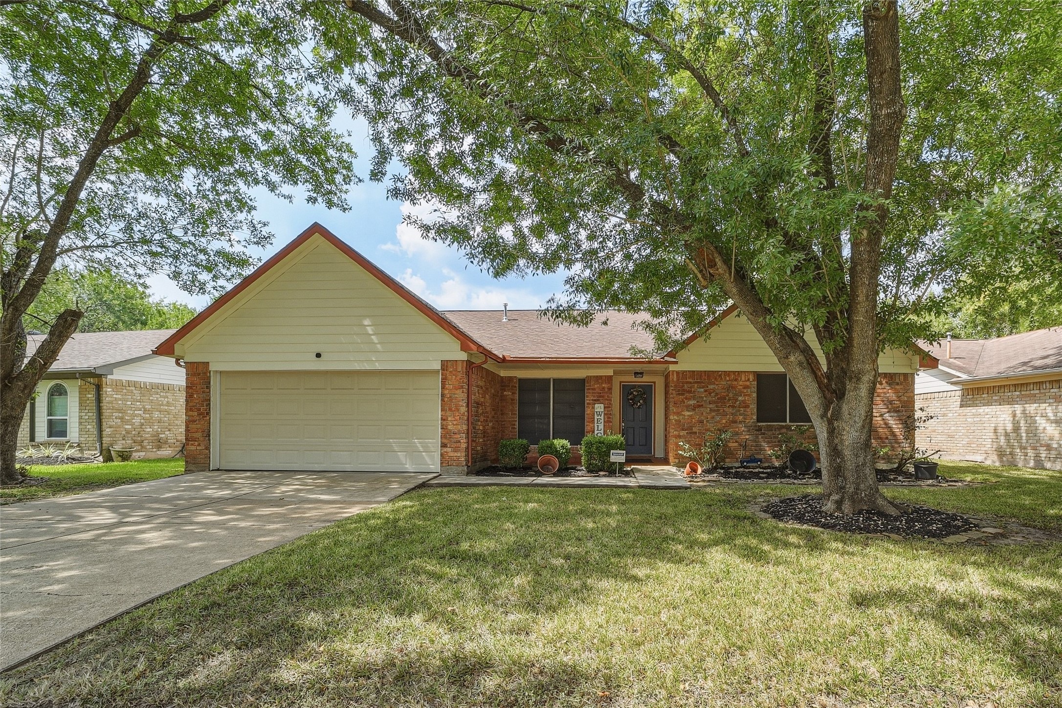 3726 Royal Manor Drive Property Photo 1