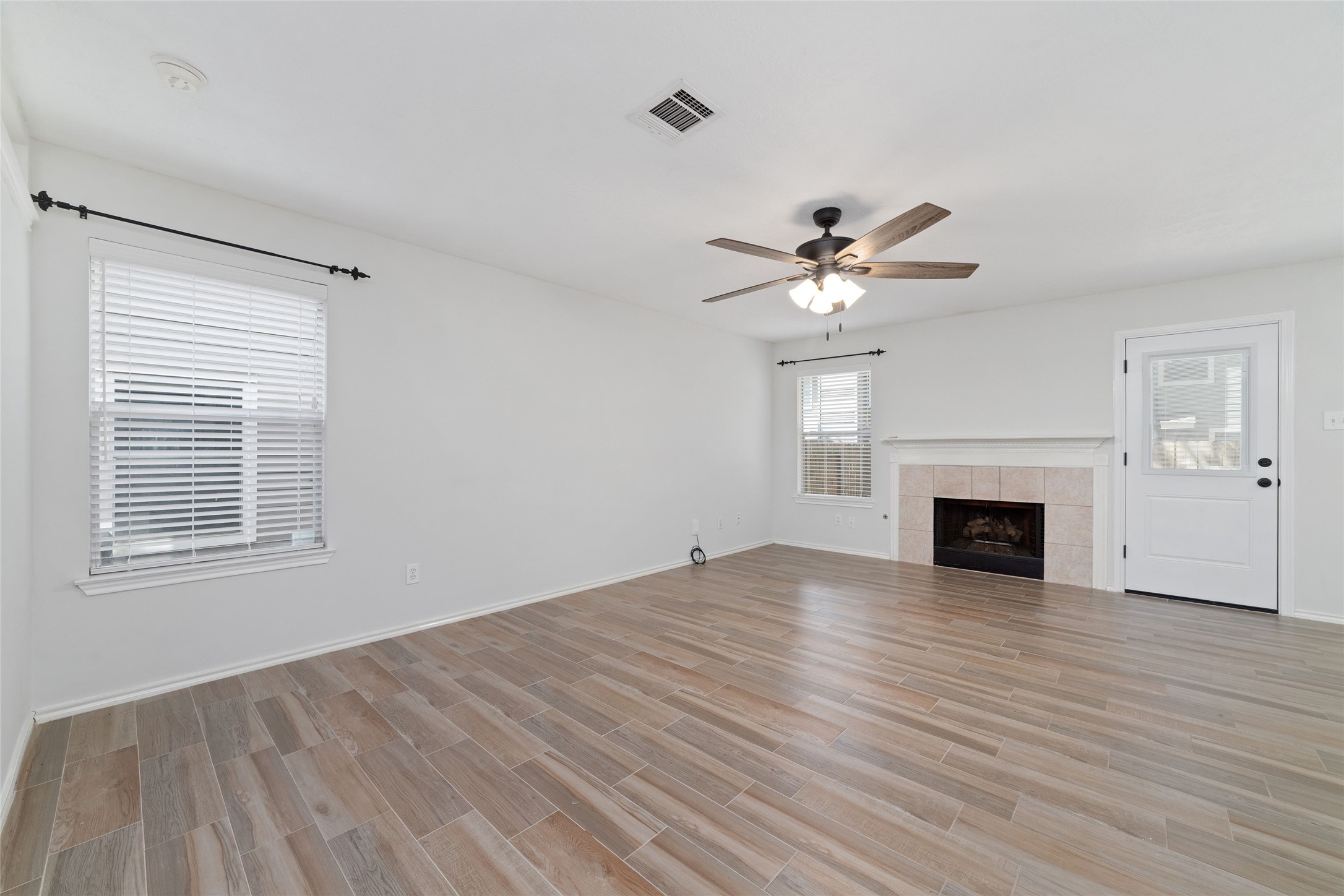 118 Anise Tree Place Property Photo 4