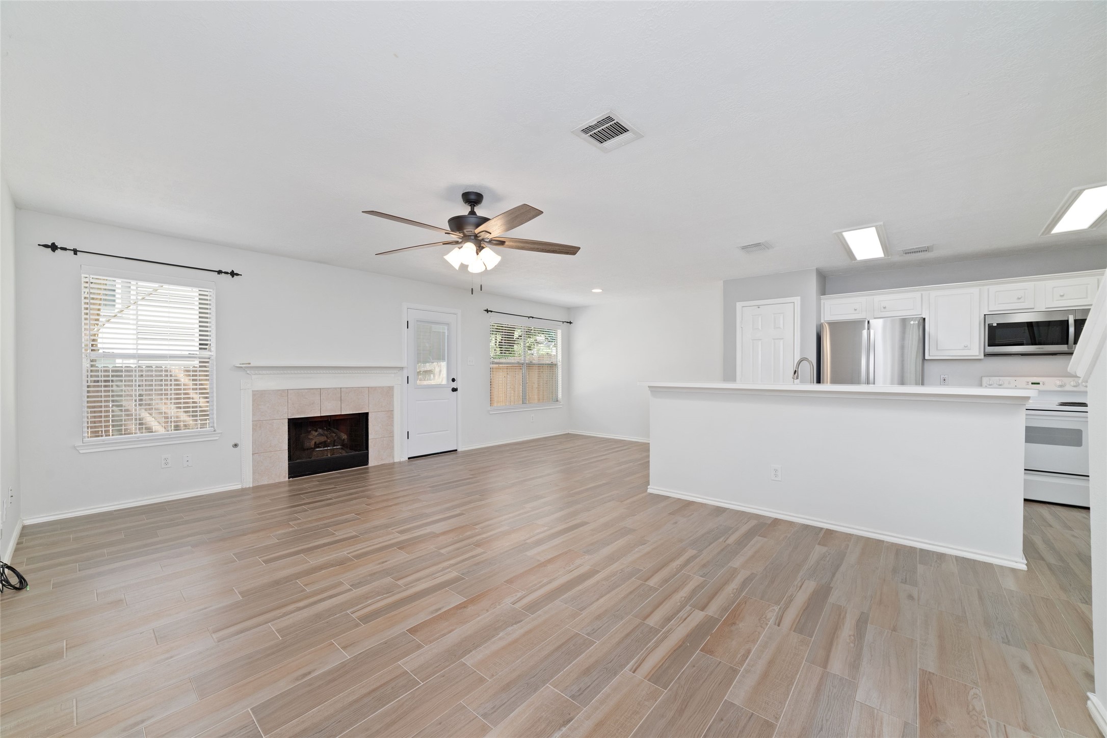 118 Anise Tree Place Property Photo 5