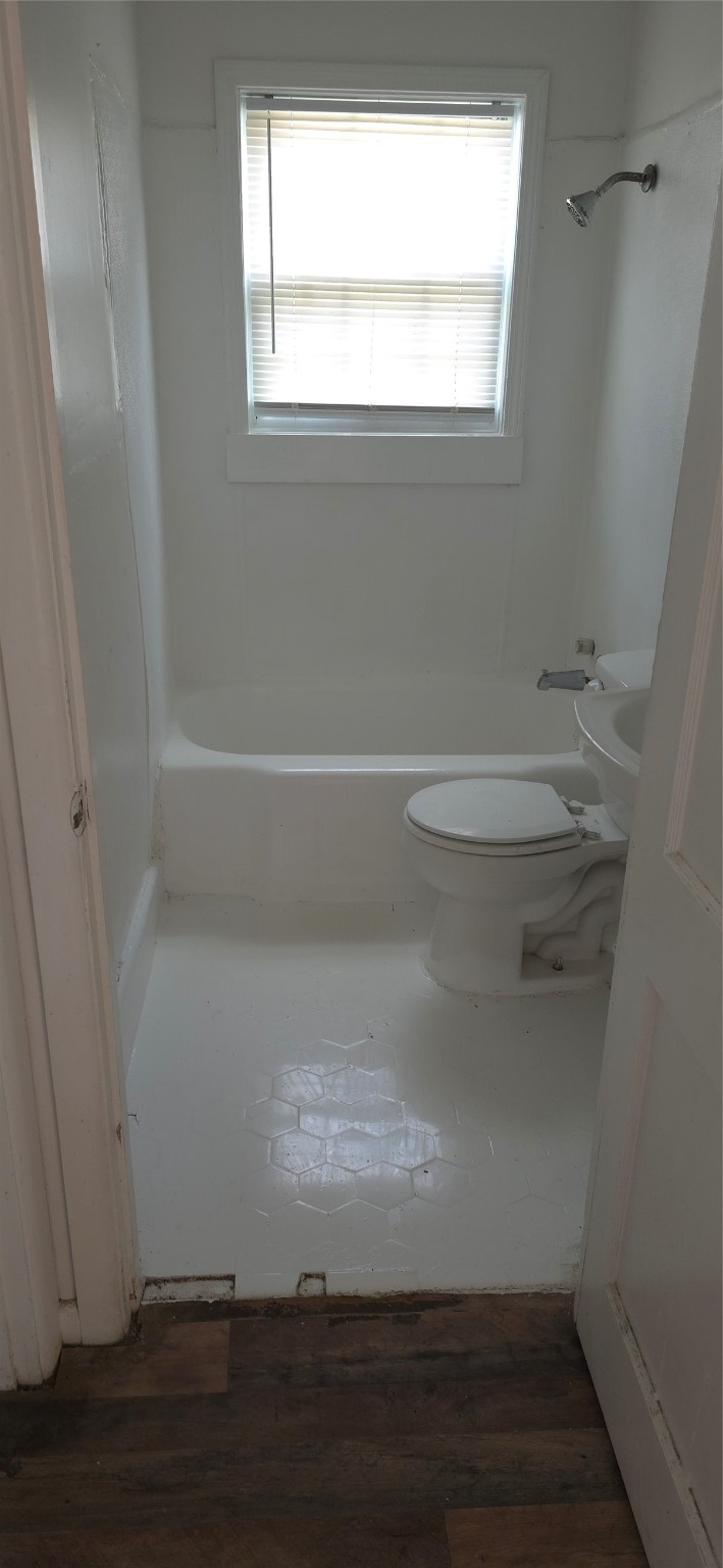2811 Iola Street 8 Property Photo 9