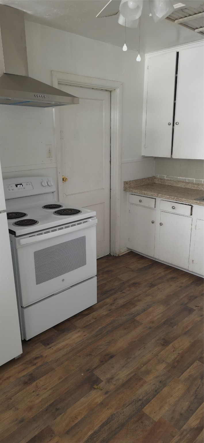 2811 Iola Street 8 Property Photo 11