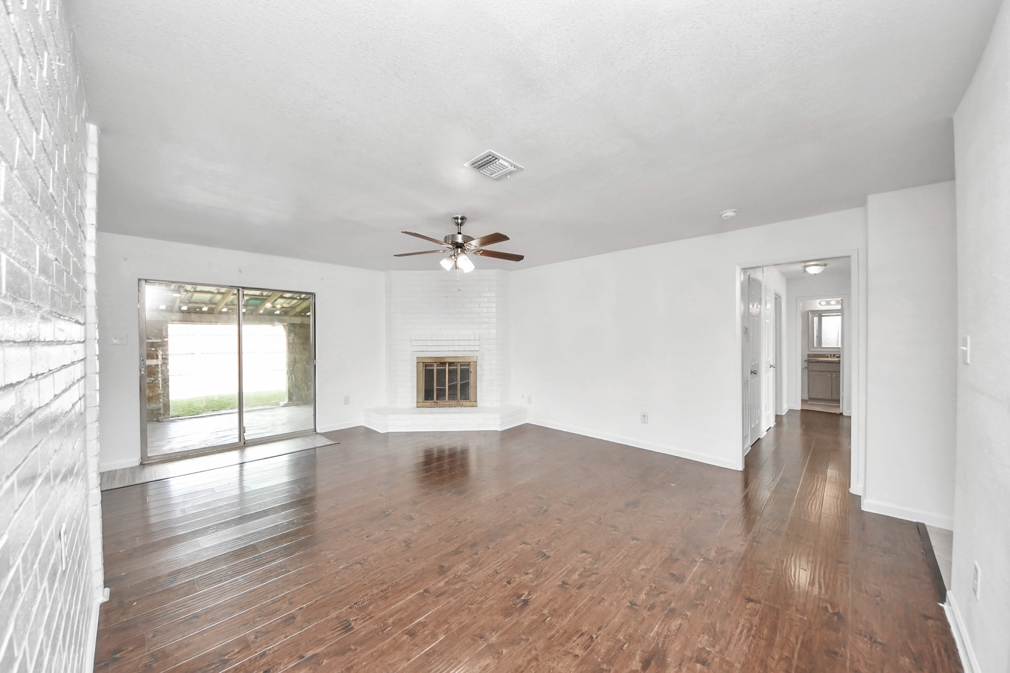 7410 La Place Drive Property Photo 10