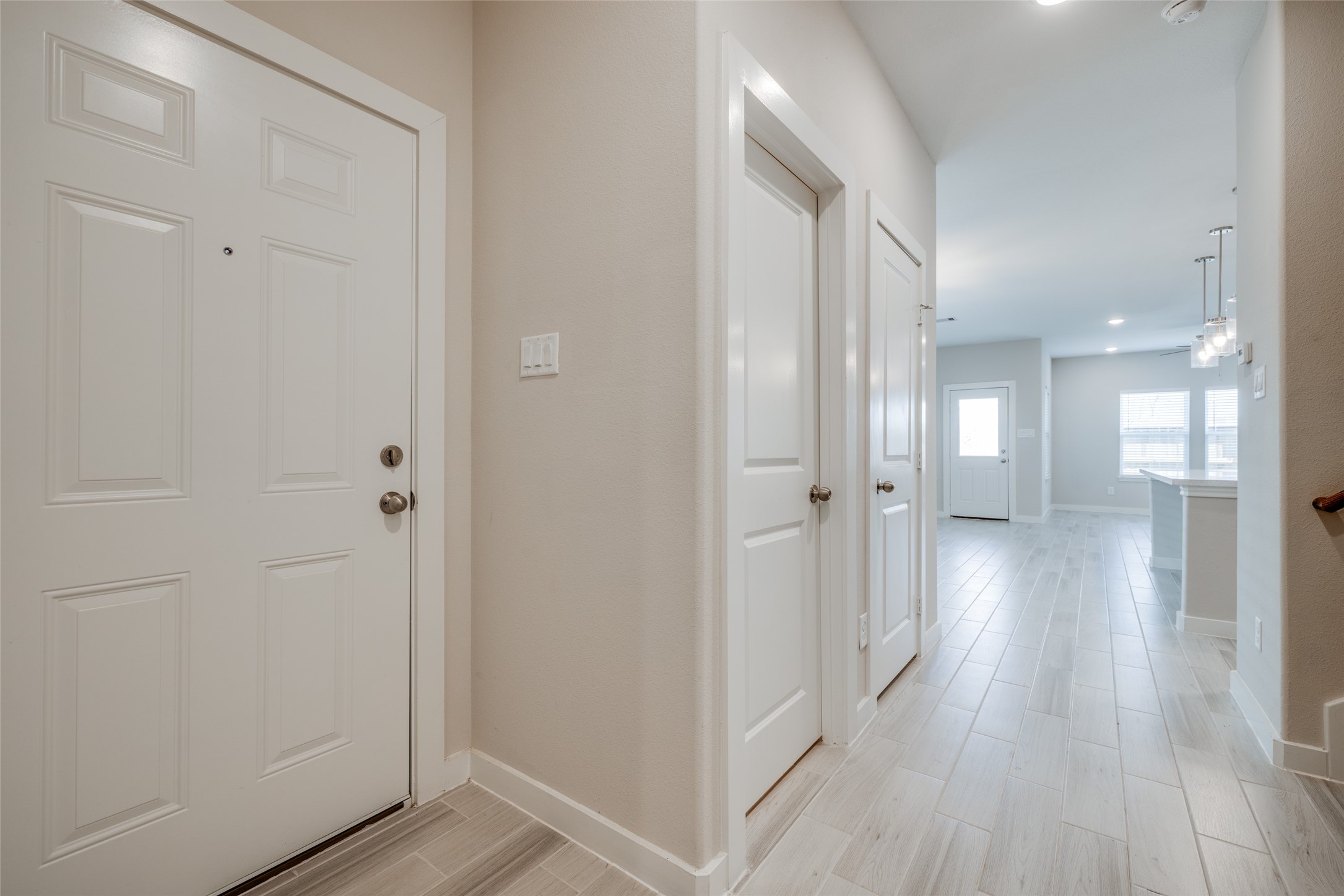 1539 Revolution Way Property Photo 3
