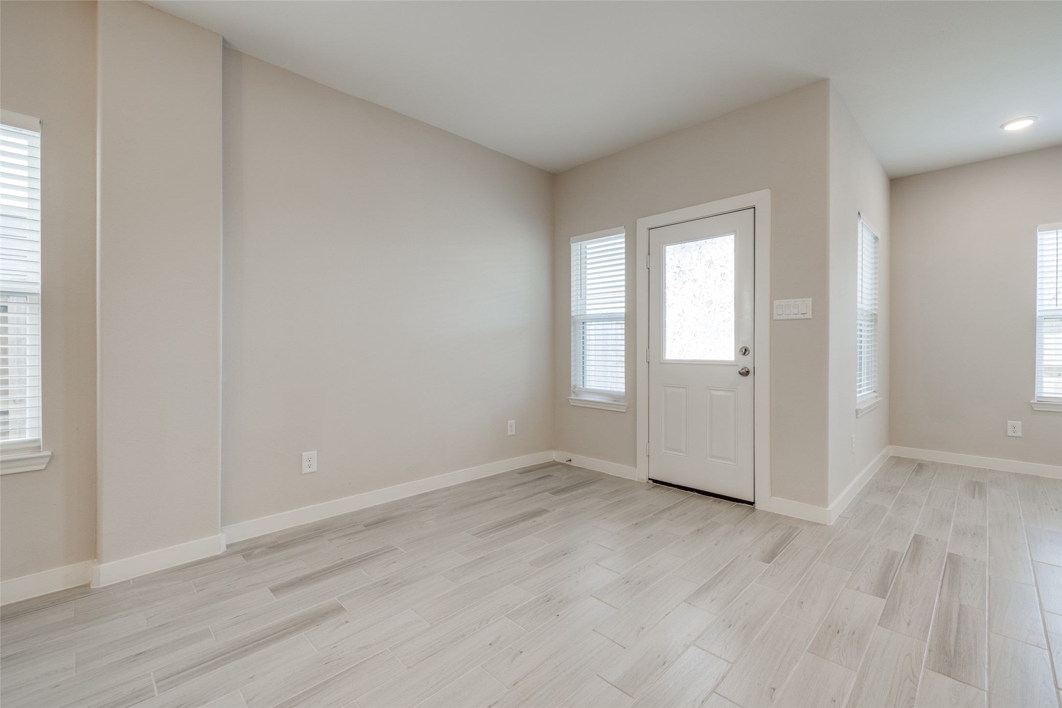 1539 Revolution Way Property Photo 7