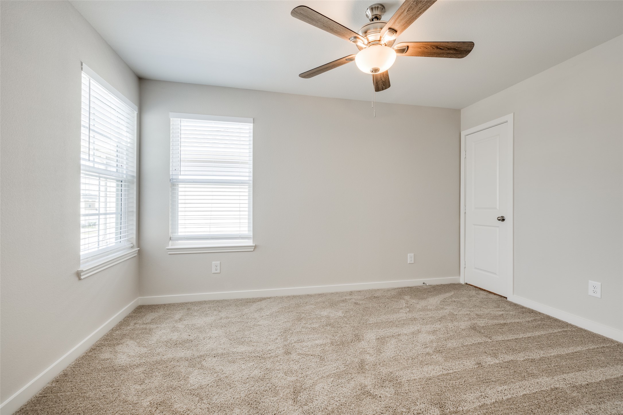 1539 Revolution Way Property Photo 23