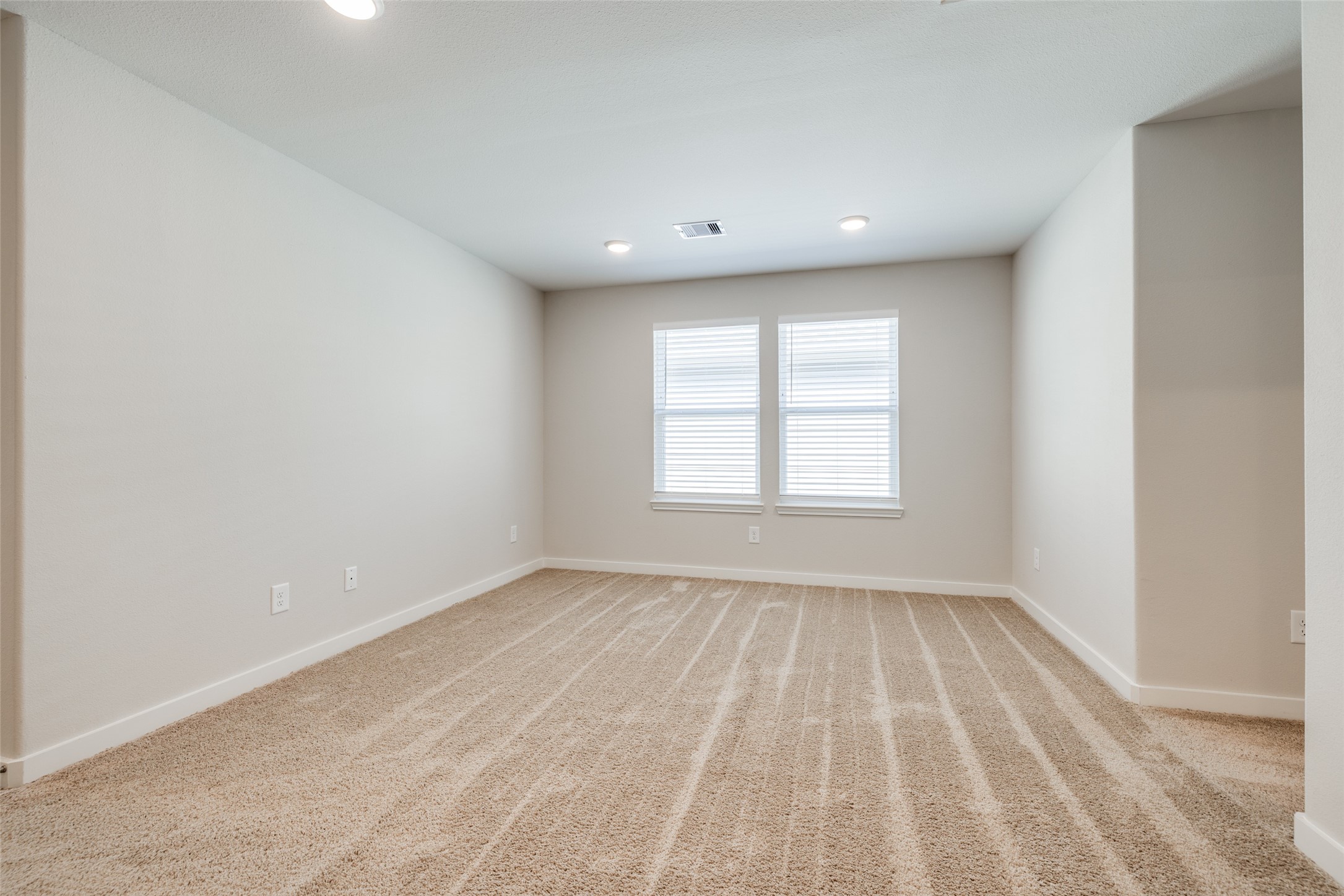 1539 Revolution Way Property Photo 27