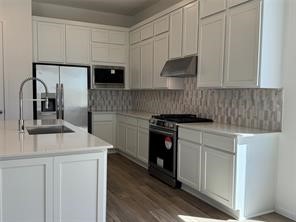 26227 Forest Brush Lane Property Photo 5
