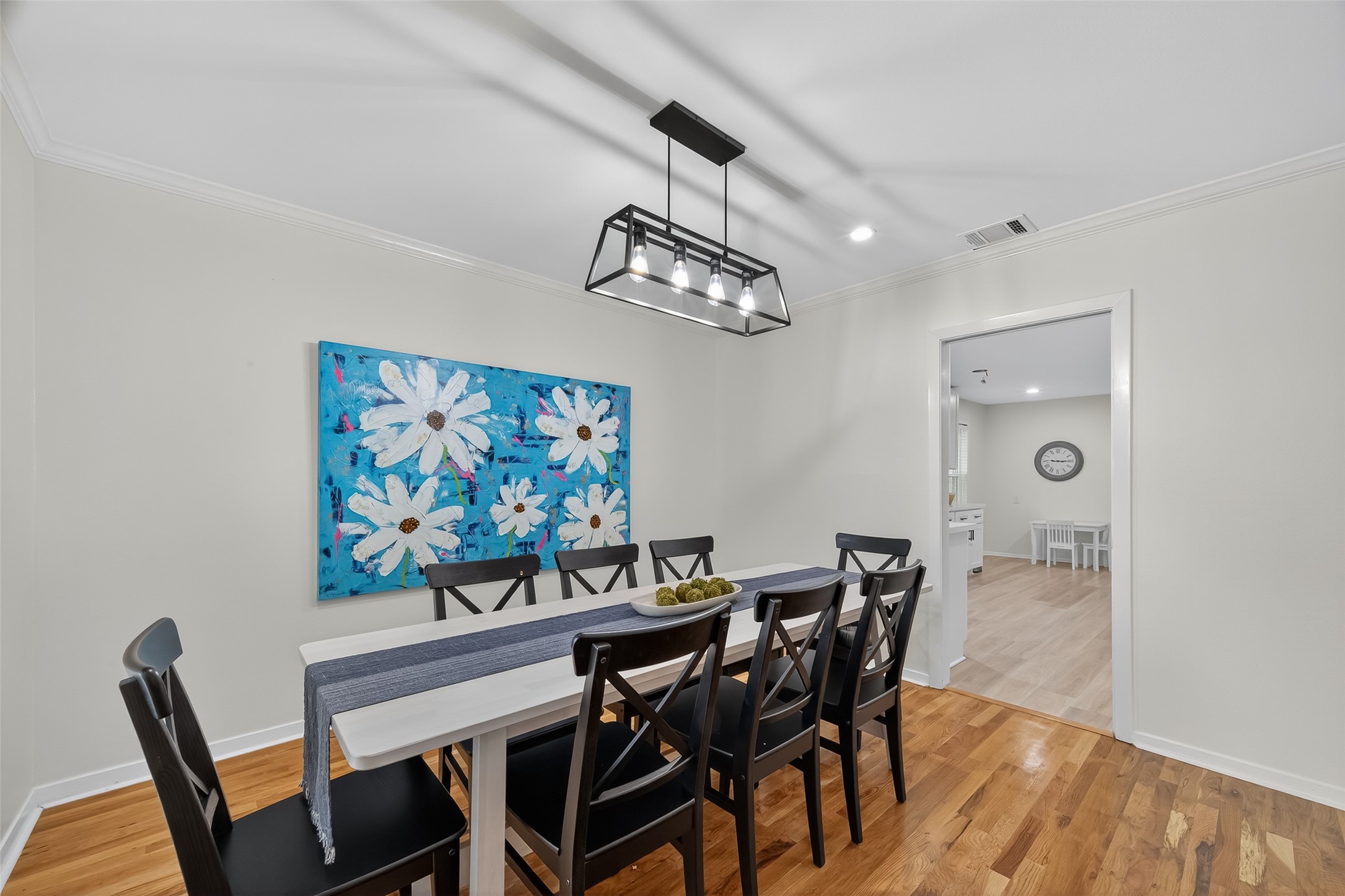 6822 Hartland Street Property Photo 8