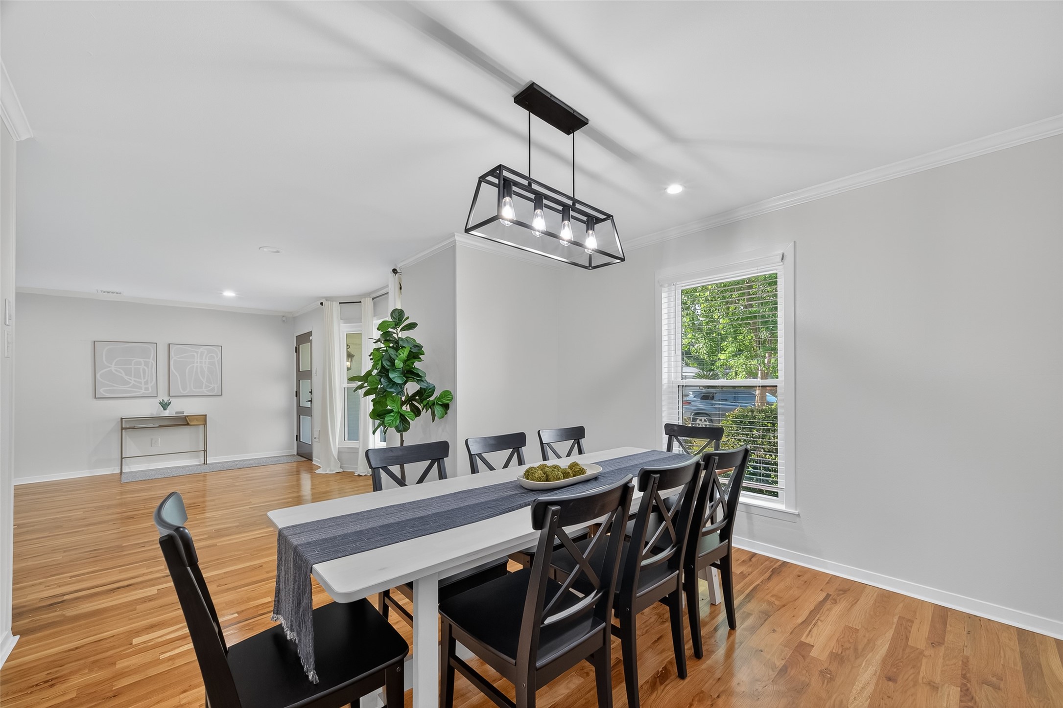 6822 Hartland Street Property Photo 10