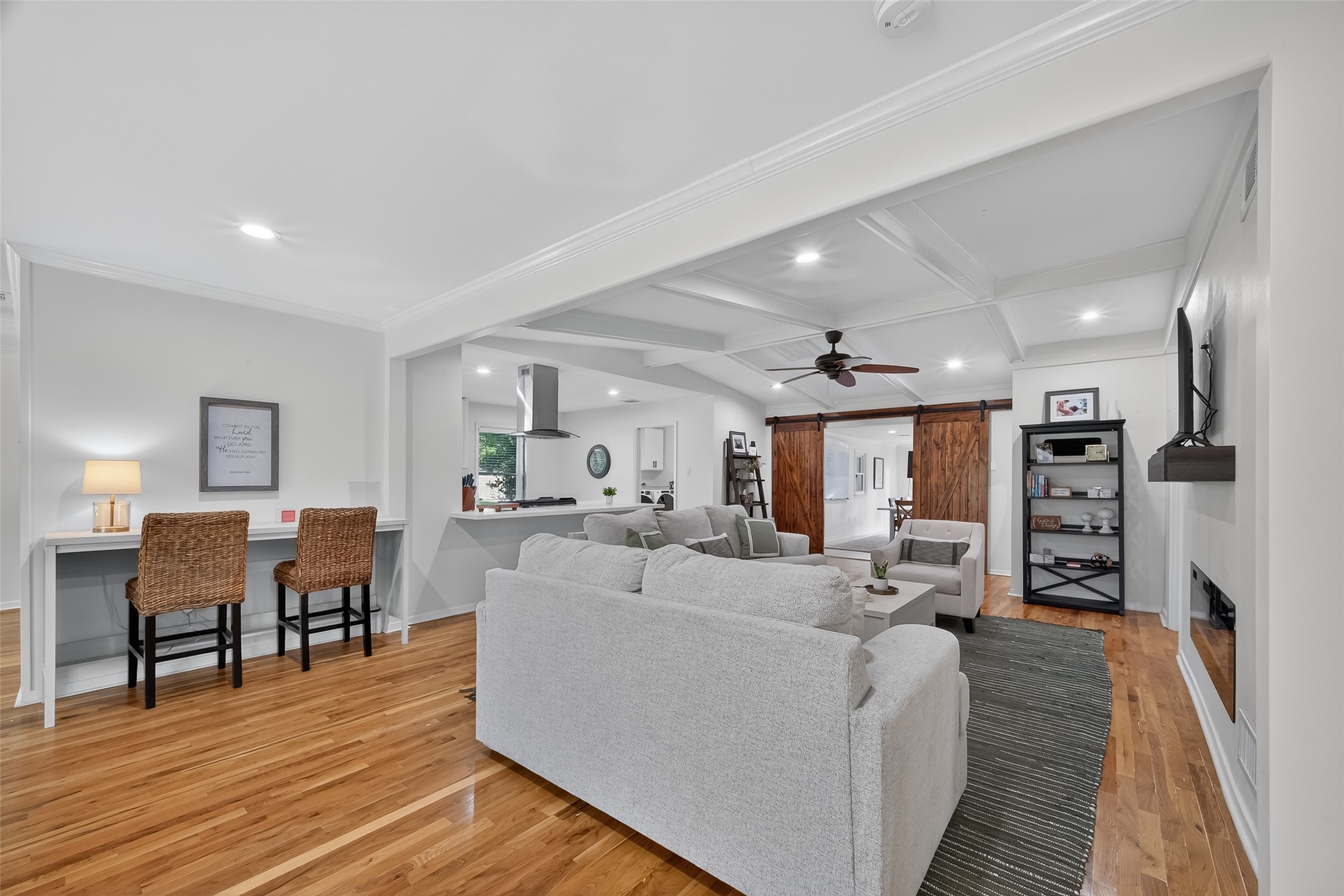 6822 Hartland Street Property Photo 11