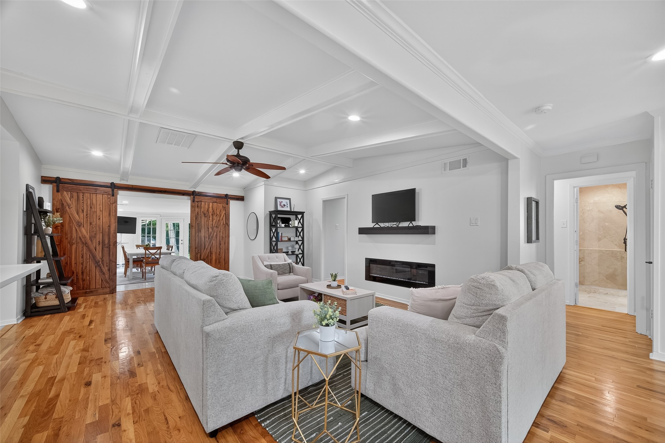 6822 Hartland Street Property Photo 12