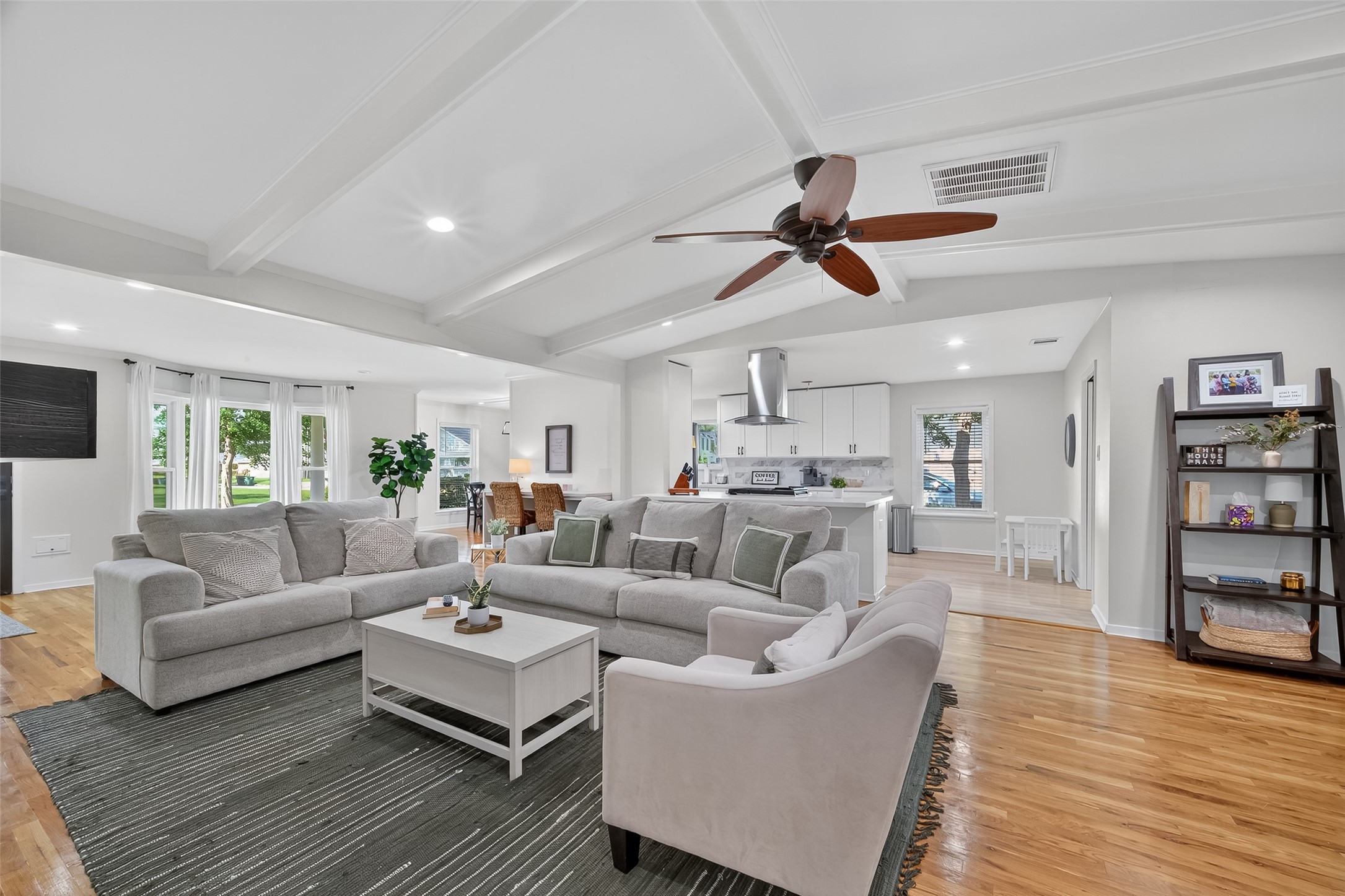 6822 Hartland Street Property Photo 14