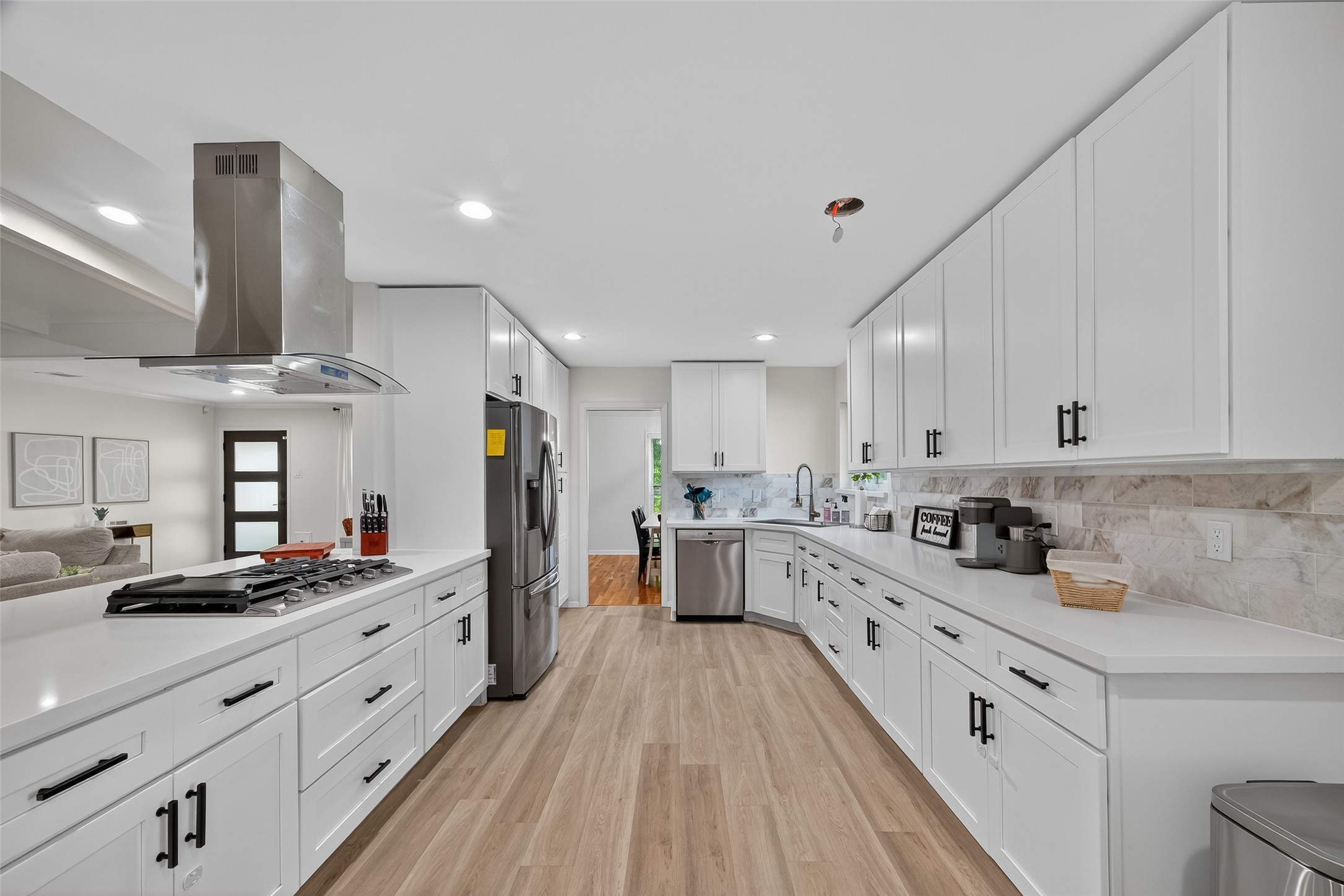 6822 Hartland Street Property Photo 18