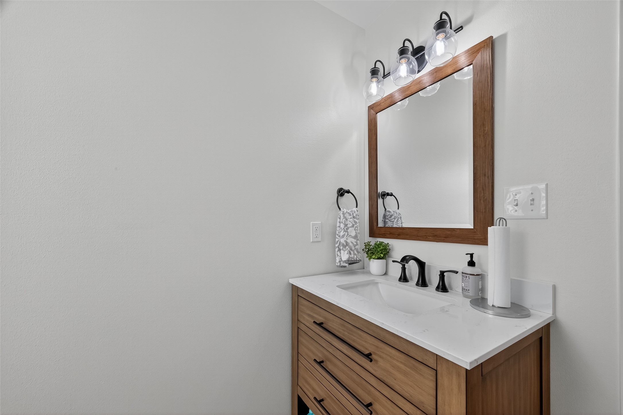 6822 Hartland Street Property Photo 34