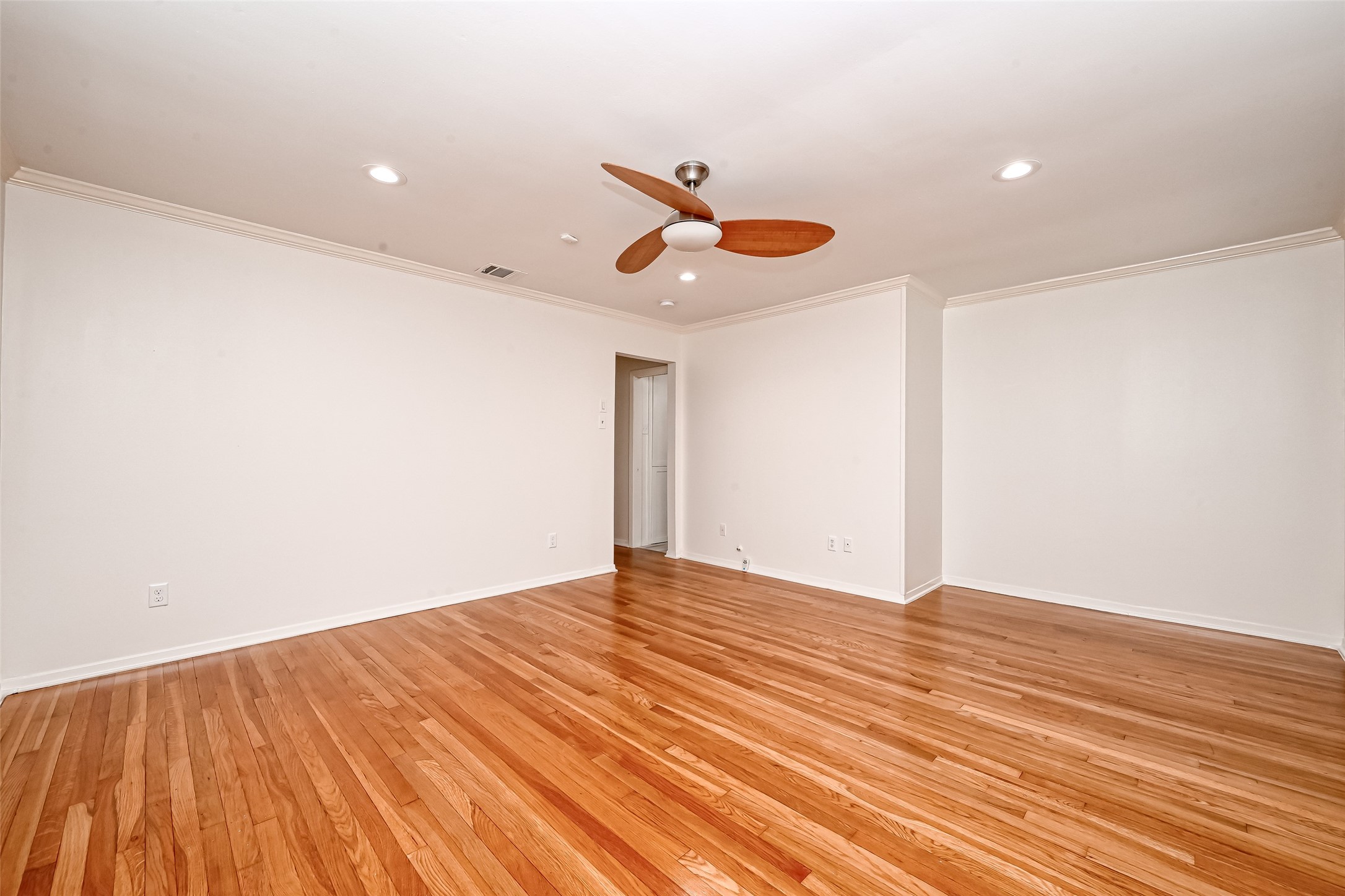 6822 Hartland Street Property Photo 42