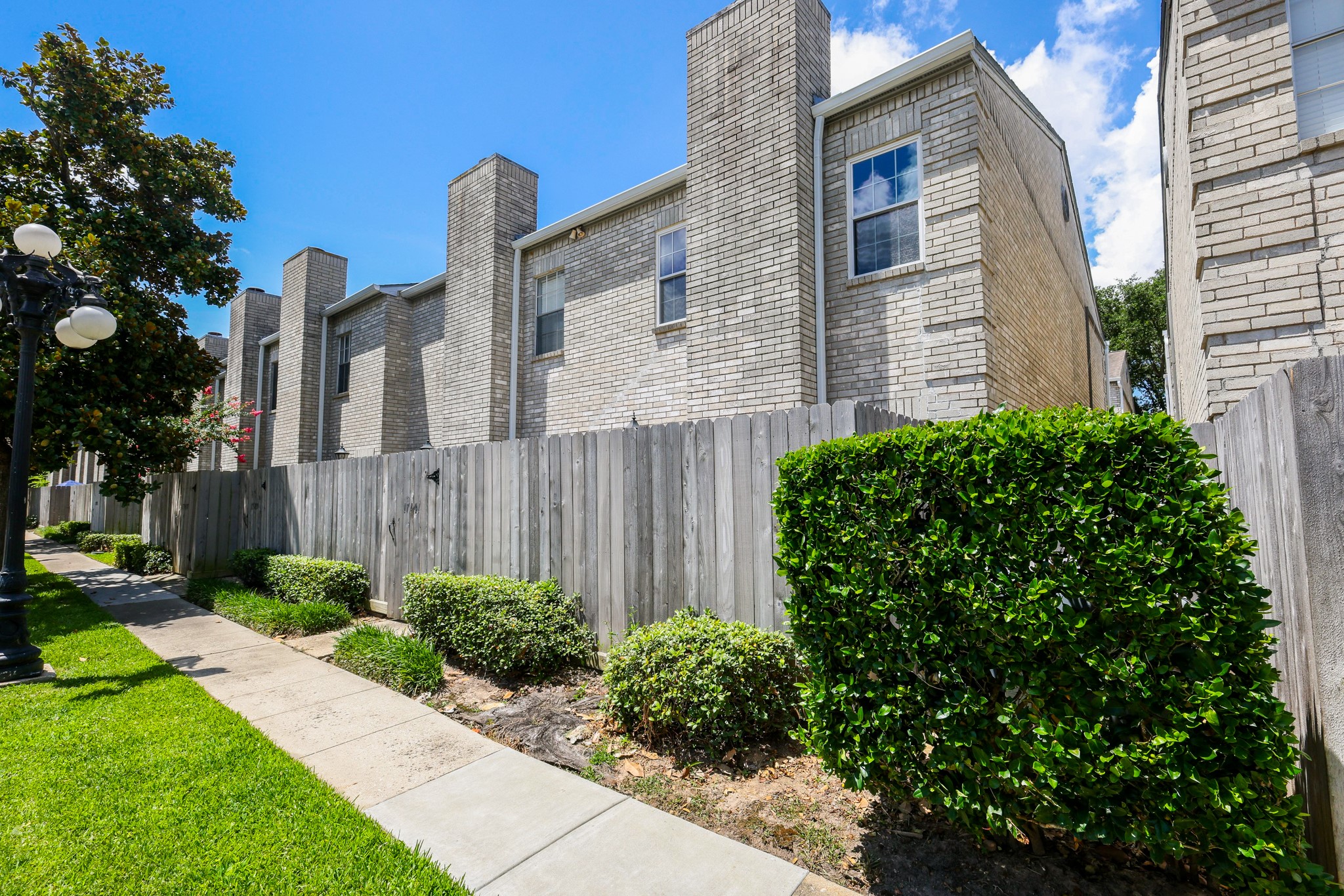 17441 Red Oak Drive 7441 Property Photo 2