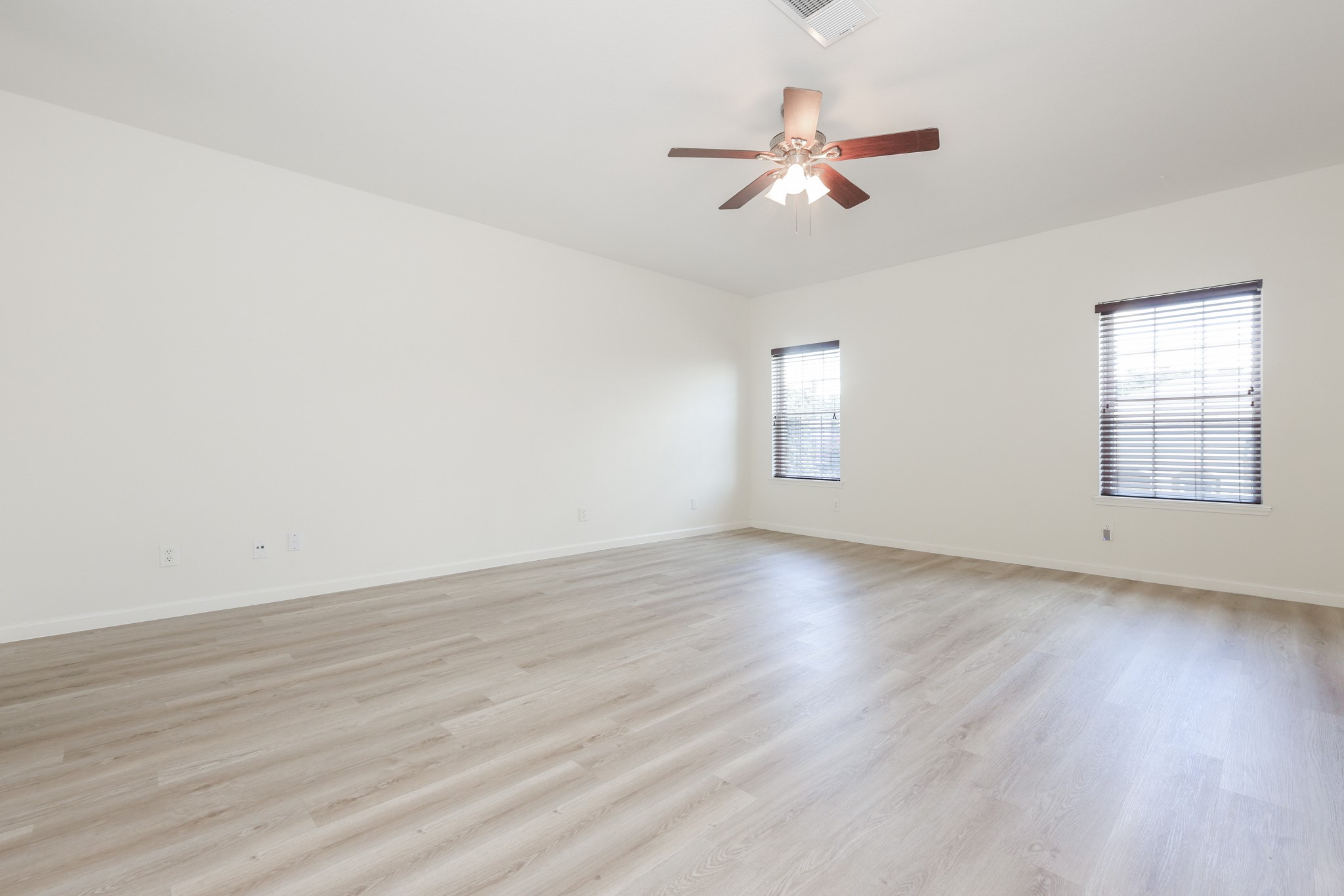 17441 Red Oak Drive 7441 Property Photo 8