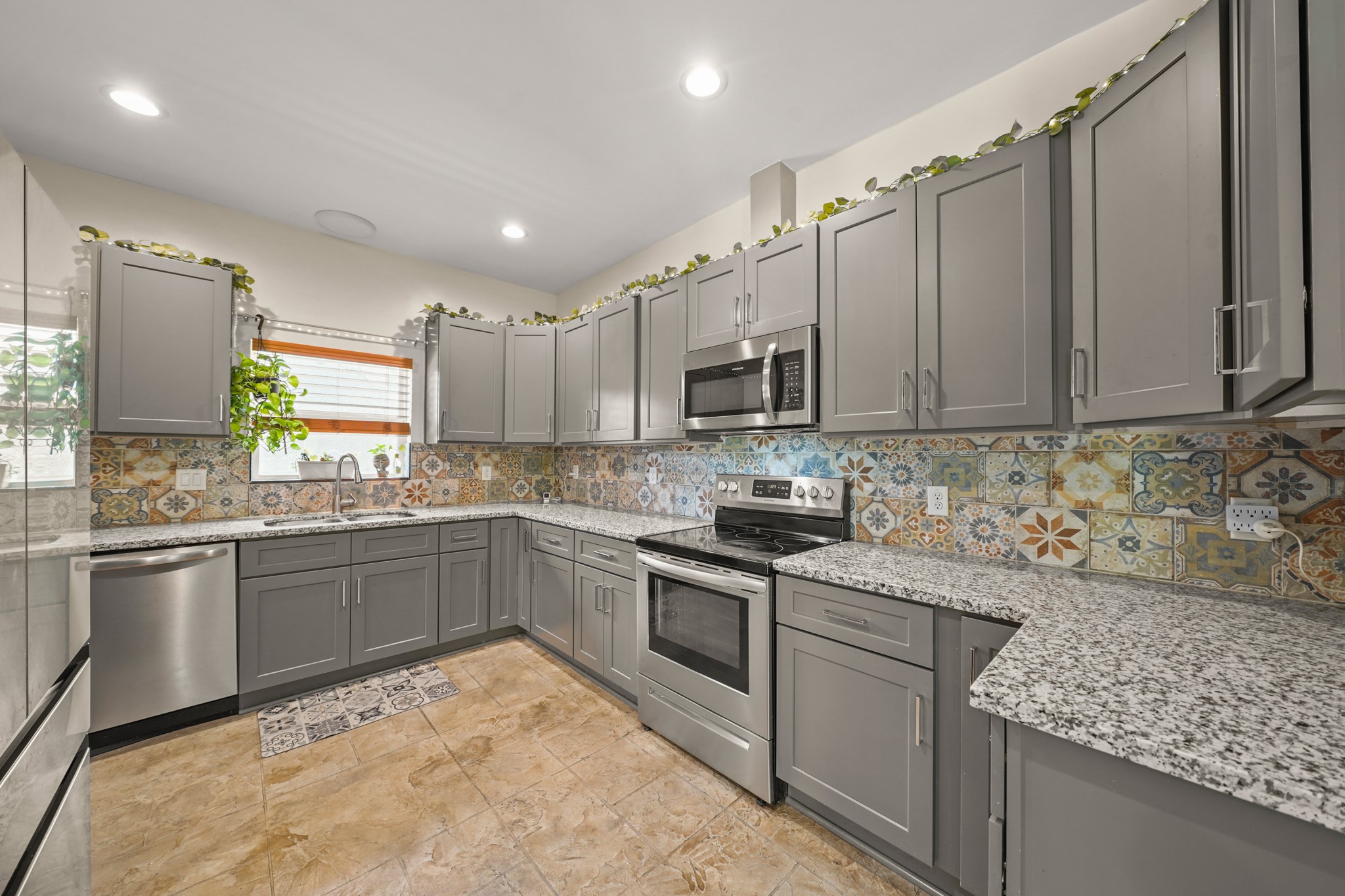 7317 Falling Oaks Street Property Photo 14