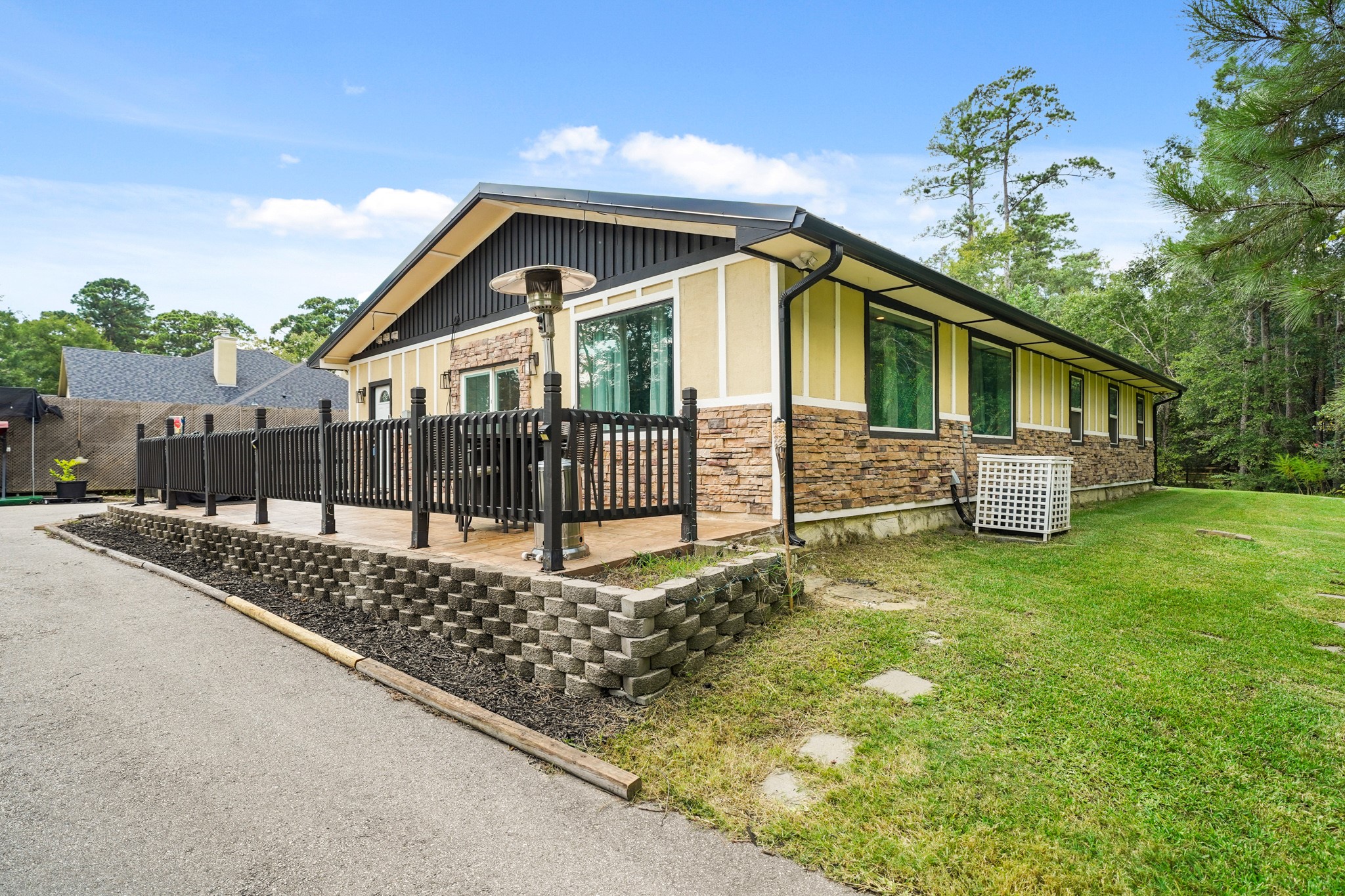 7317 Falling Oaks Street Property Photo 25