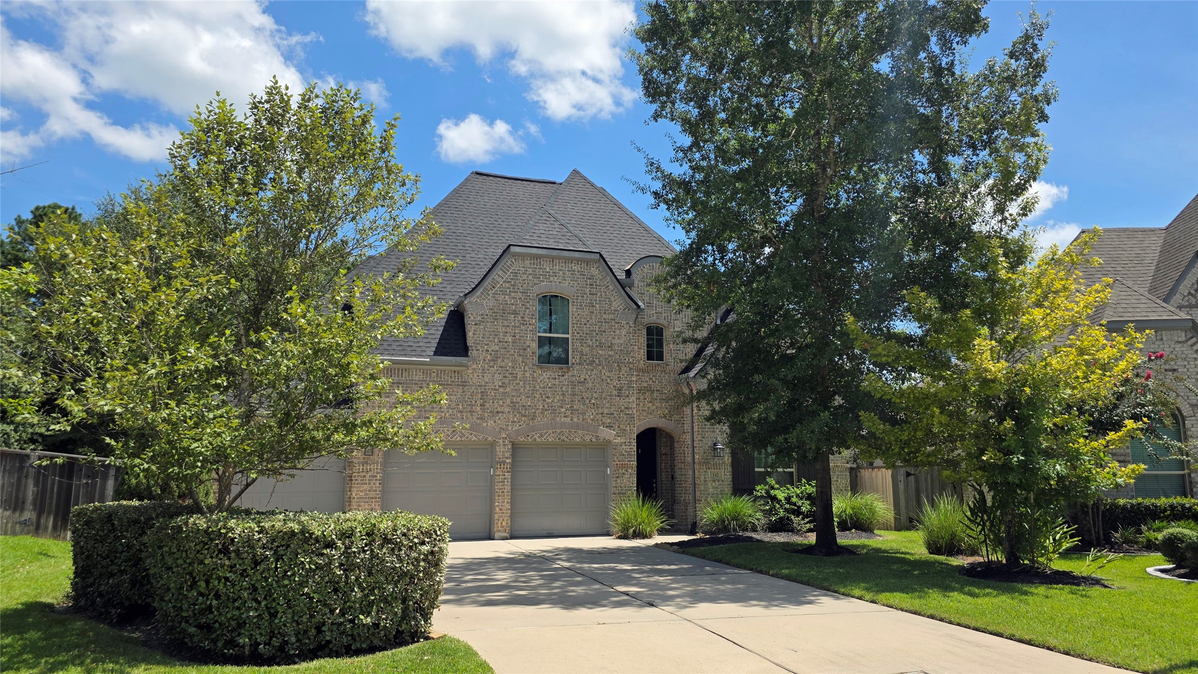 142 Mayfield Drive Property Photo 1