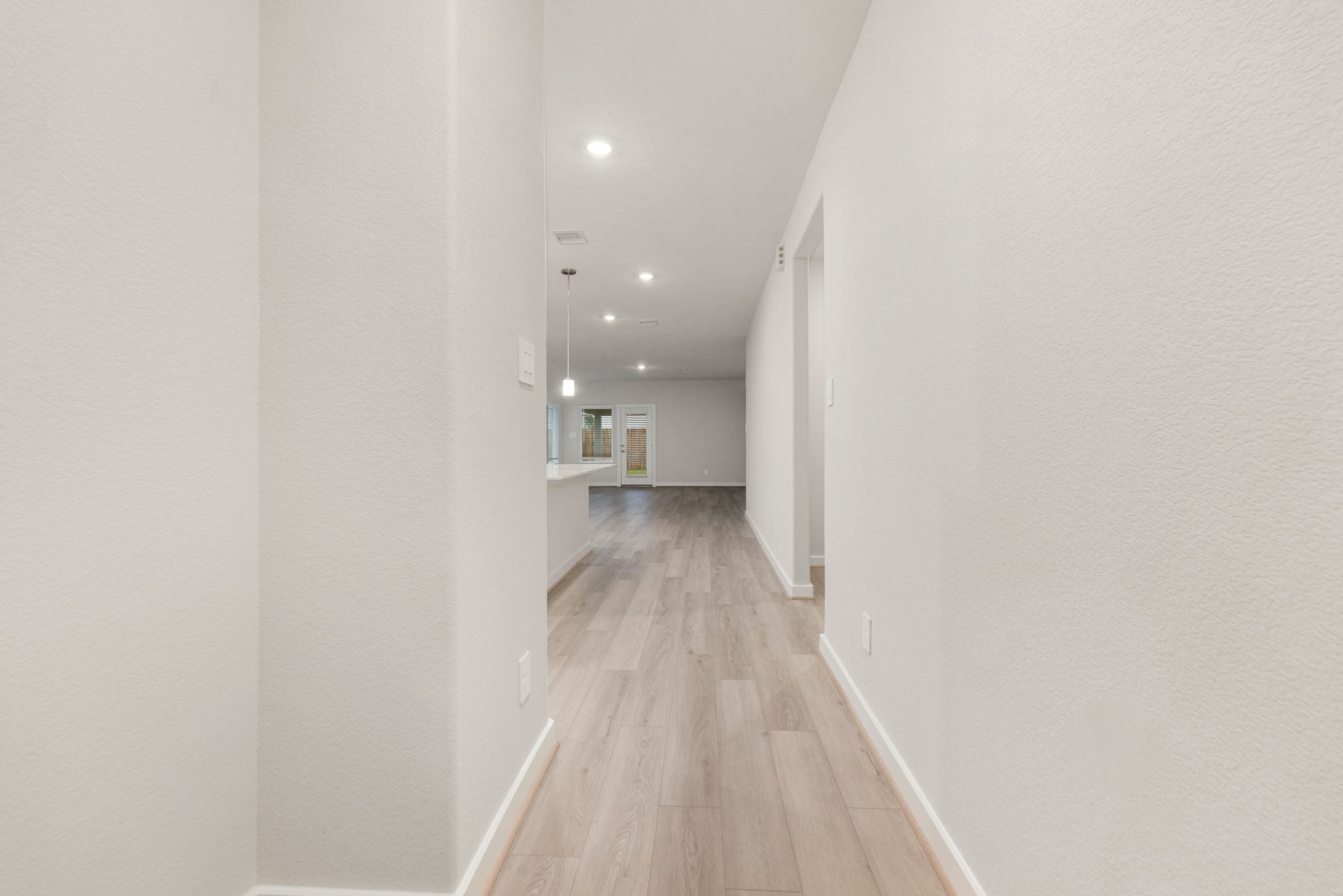 6611 Castella Drive Property Photo 7