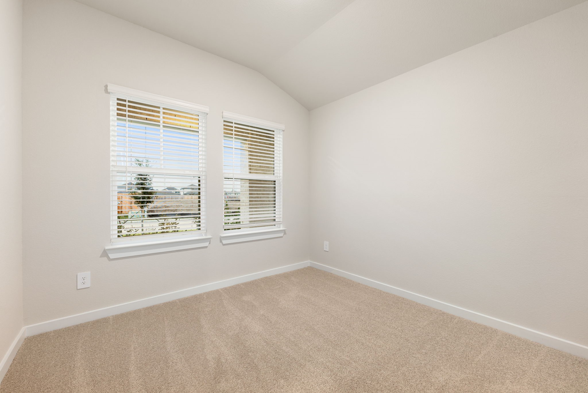 6611 Castella Drive Property Photo 8
