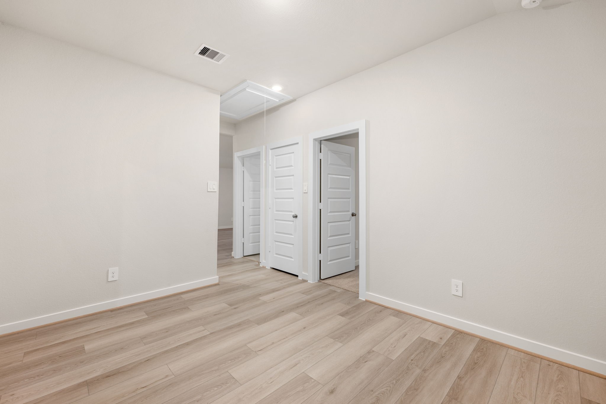6611 Castella Drive Property Photo 14
