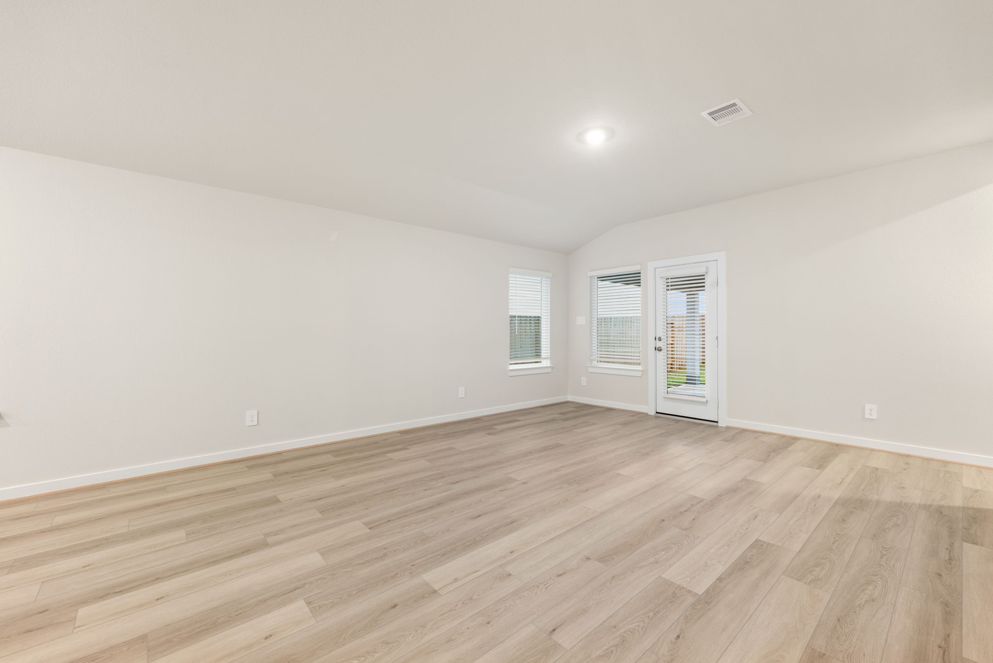 6611 Castella Drive Property Photo 18