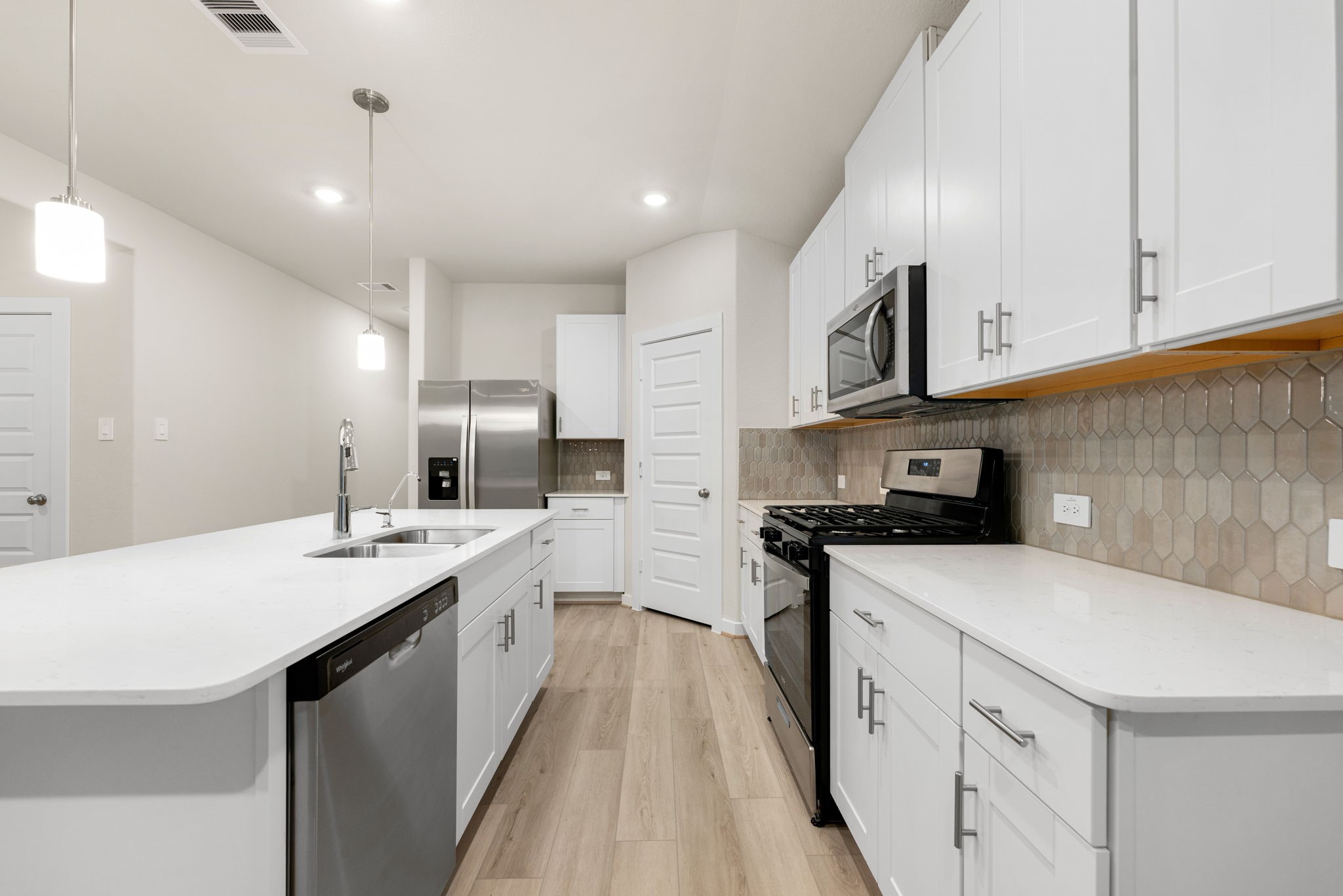 6611 Castella Drive Property Photo 21