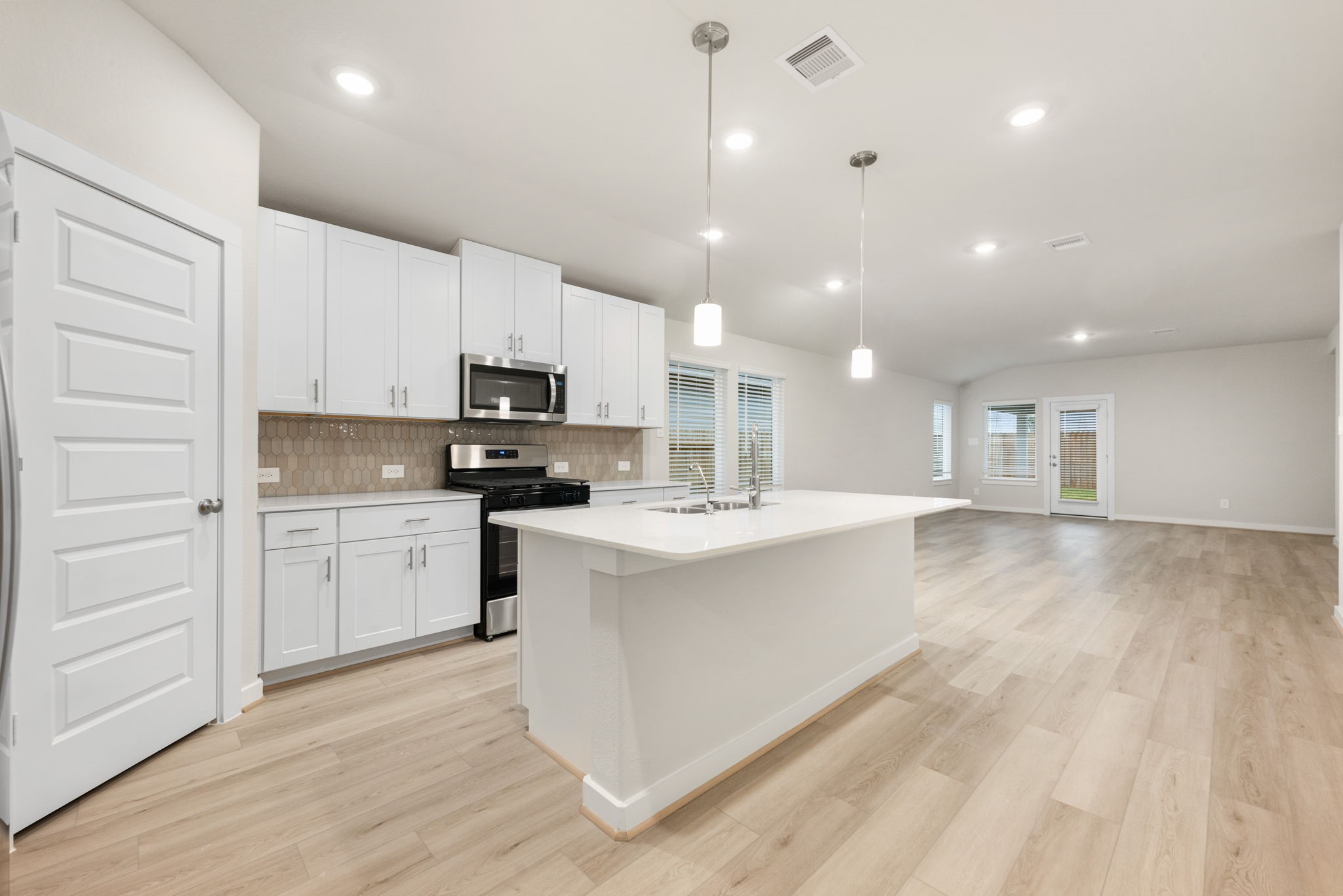 6611 Castella Drive Property Photo 22