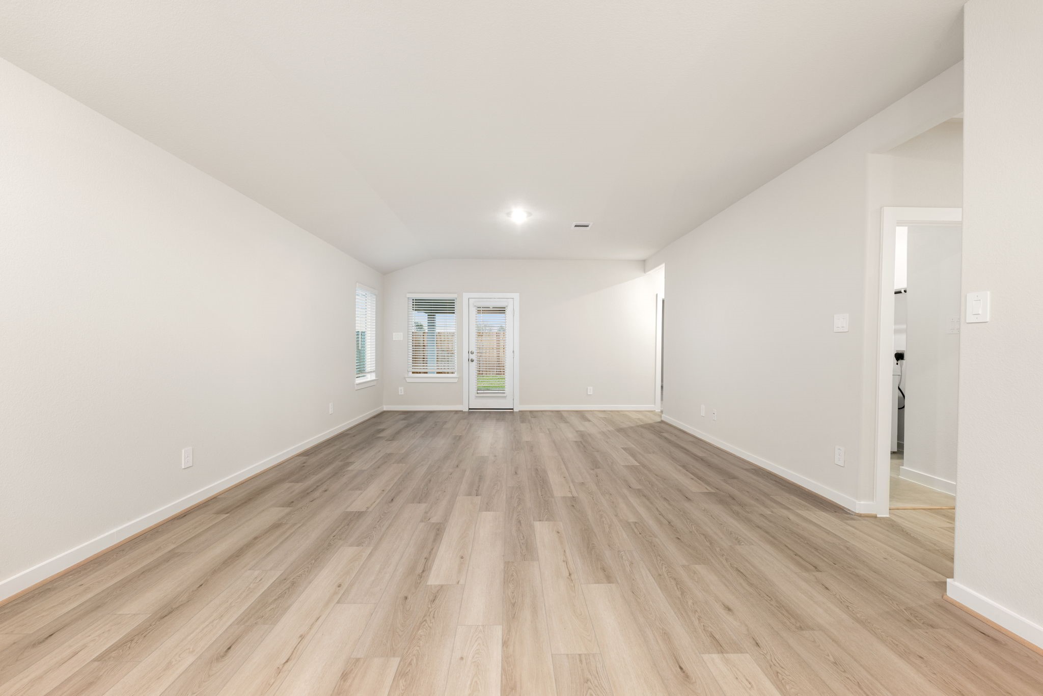 6611 Castella Drive Property Photo 27
