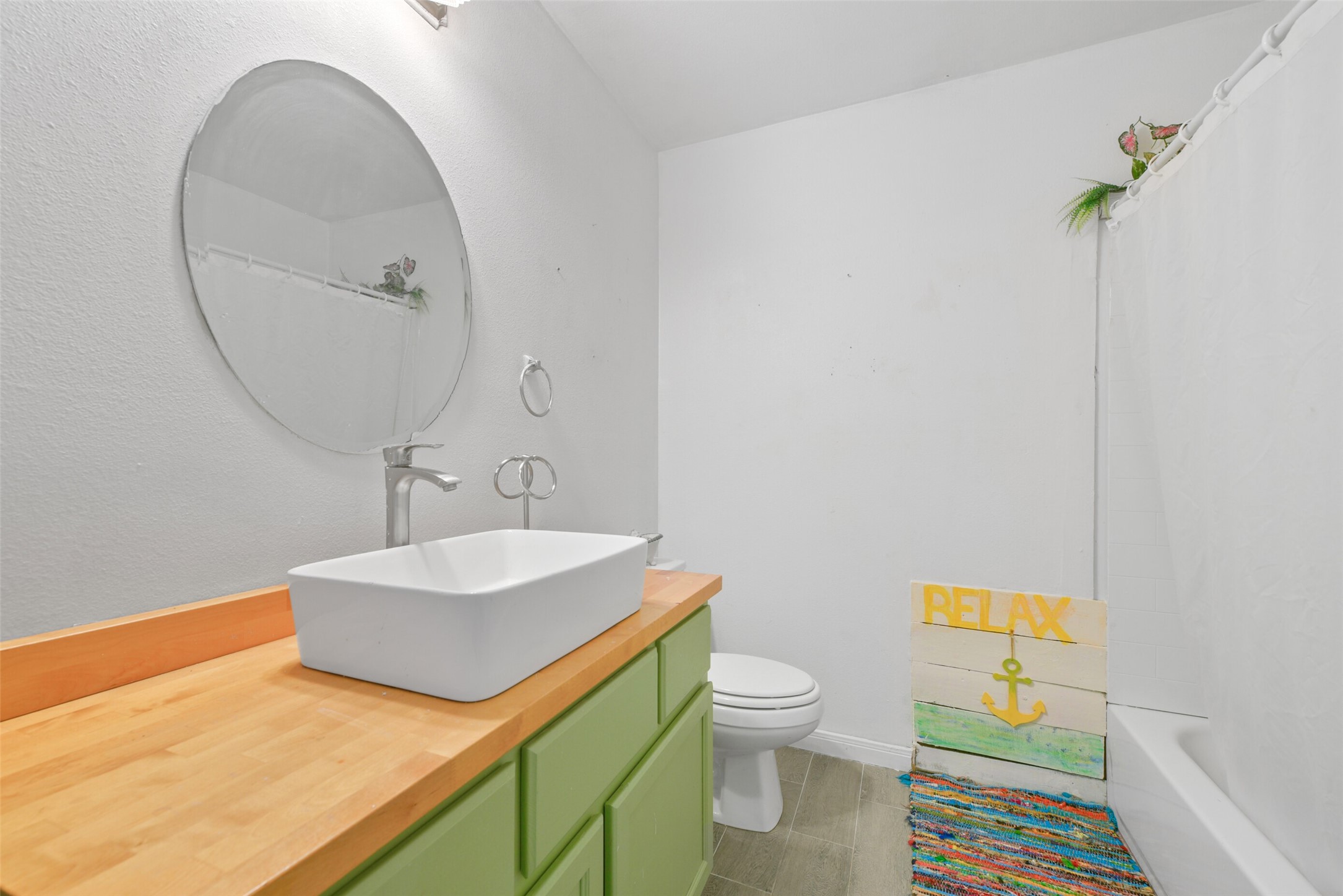 1018 Dolphin Road Property Photo 7