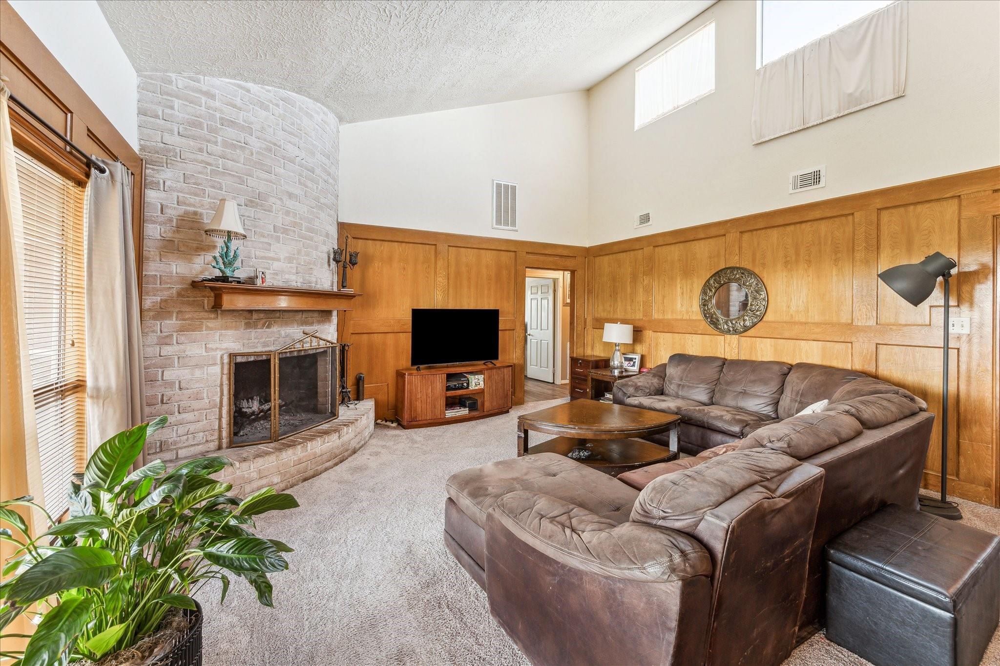 6434 George Gordon Road Property Photo 4