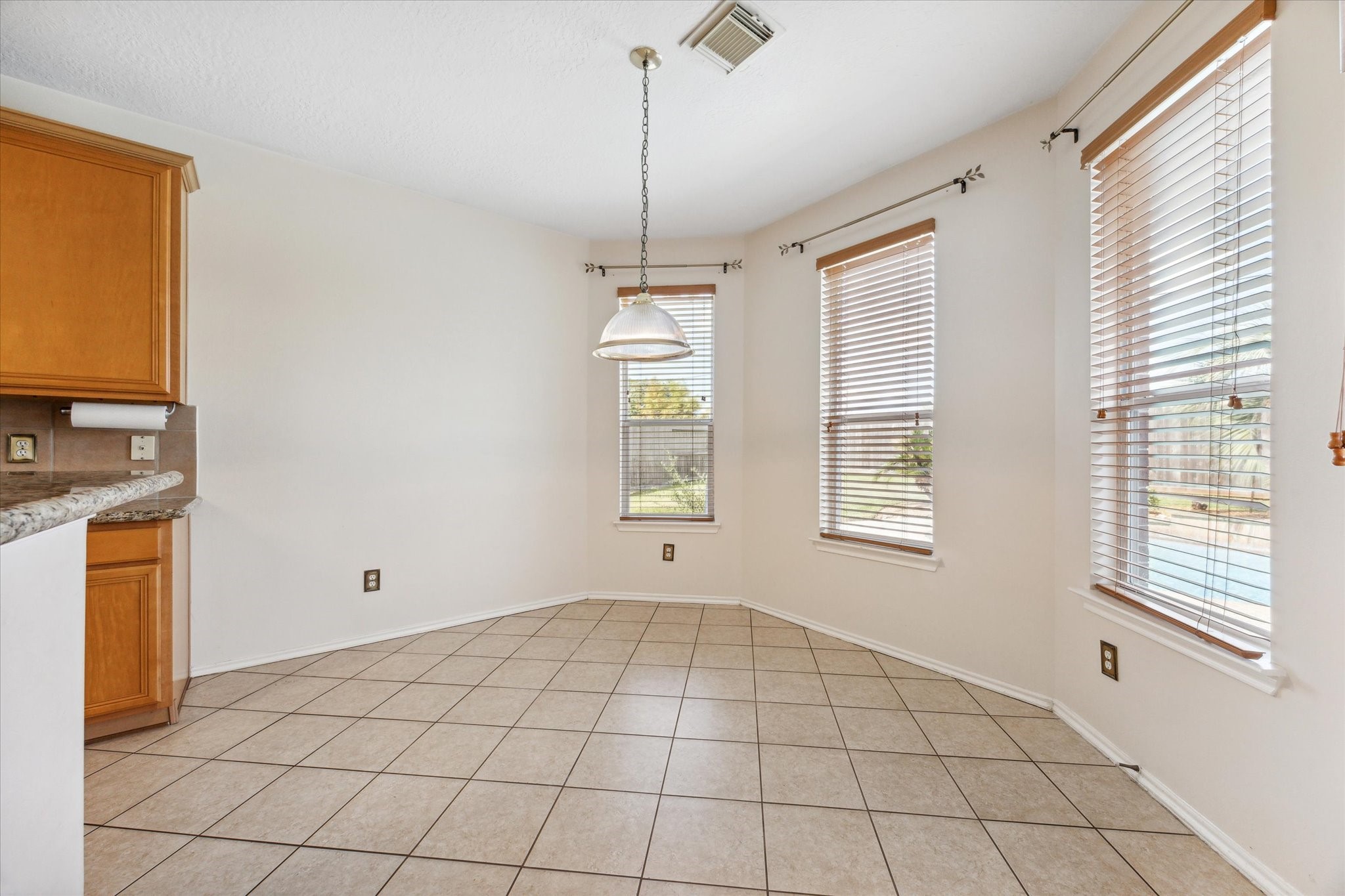 24046 Indian Hills Way Property Photo 9