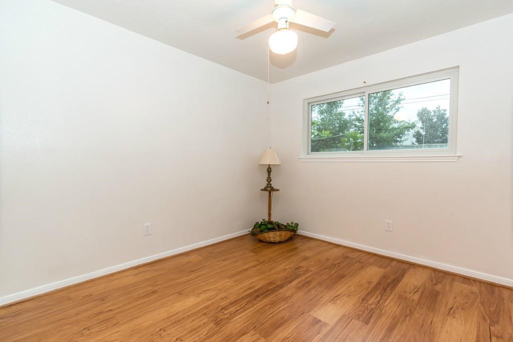 805 Thornwood Drive Property Photo 10