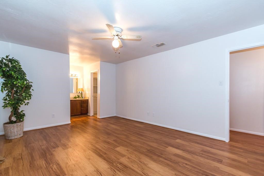 805 Thornwood Drive Property Photo 11